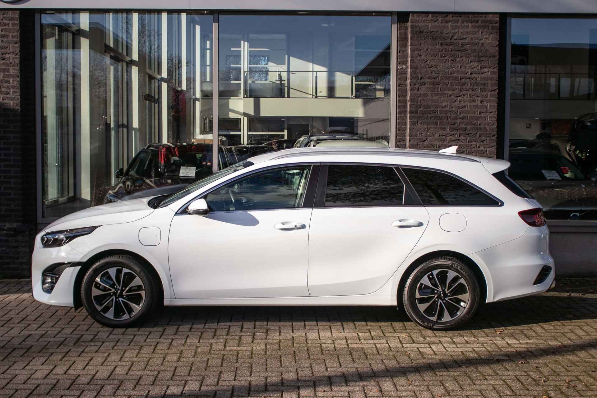 Kia Ceed Sportswagon 1.6 GDI PHEV DynamicLine - All-in rijklrprs | Carplay | Adpt. cruise | Camera | stuurverw. - 2/44