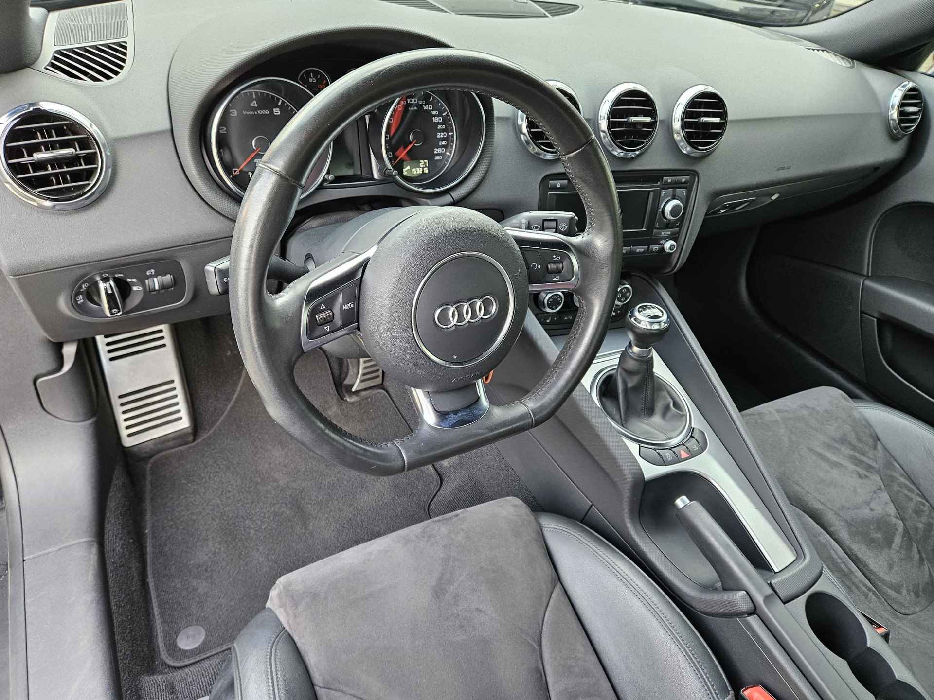 Audi TT 1.8 TFSI Pro Line /Apple Carplay/Sportstoelen leder-alcantara/Parkeersens./Stoelverw./Cruise&Clima Control/Xenon/17''LMV/(MET GARANTIE*) - 10/31