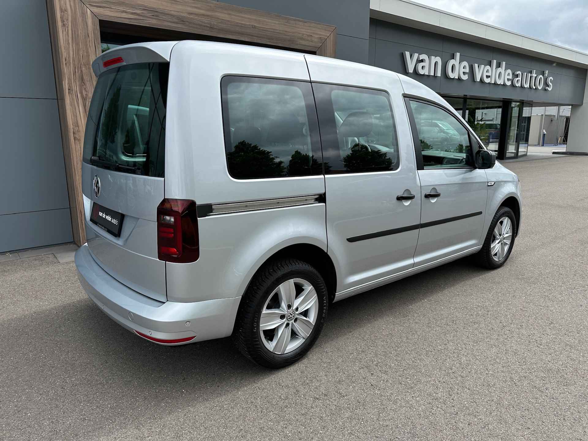 Volkswagen Caddy 1.4 TSI 125pk DSG Trendline | Unieke km. | Xenon | Navi | Cruise | Rijklaar incl. 1 jaar Bovag garantie - 4/26