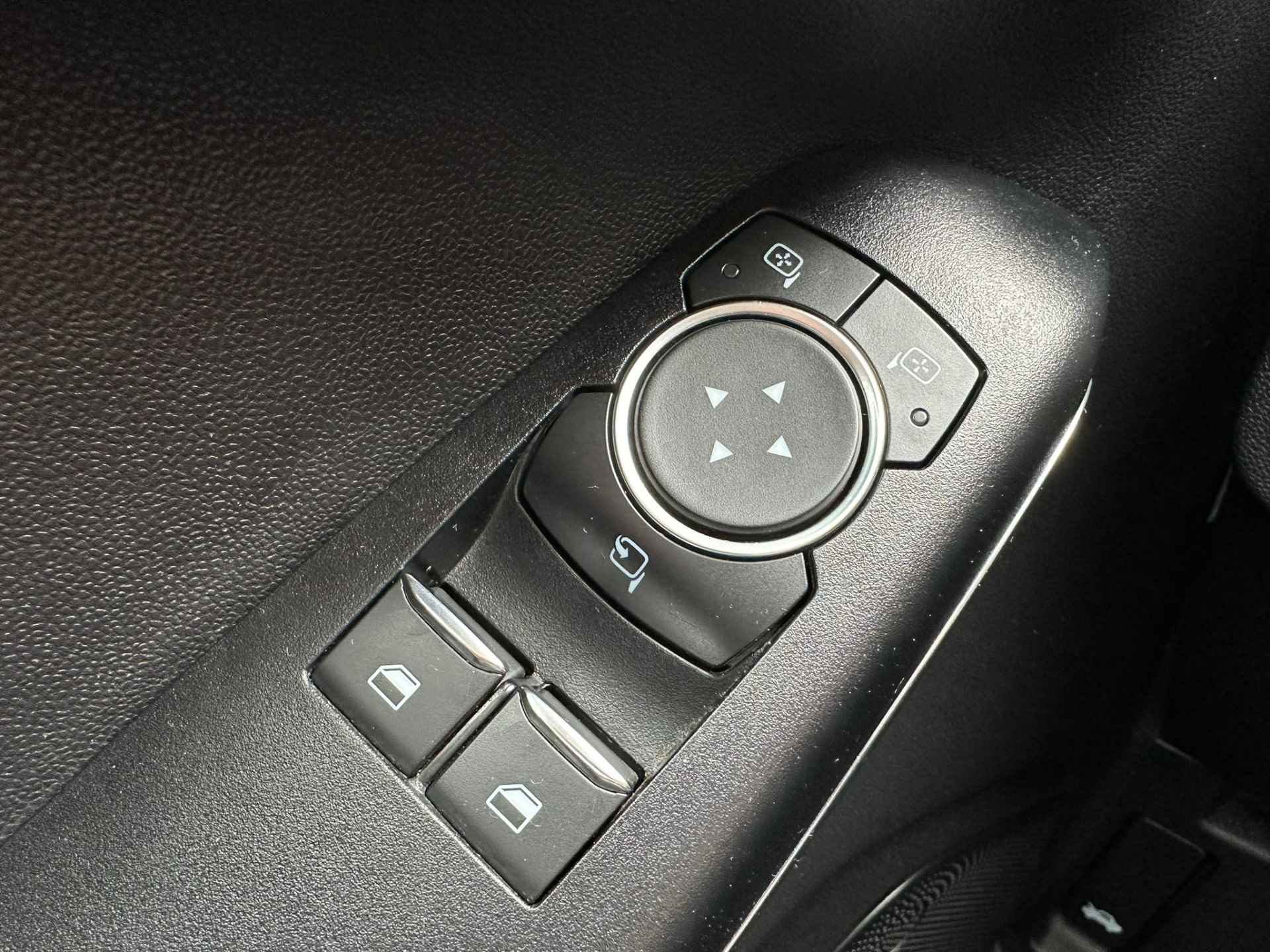 Ford Fiesta 1.0 EcoBoost 100 PK TITANIUM | STOEL- EN STUURVERWARMING| CAMERA| CRUISE CONTROL| NAVIGATIE| CLIMATE CONTROL| - 13/39