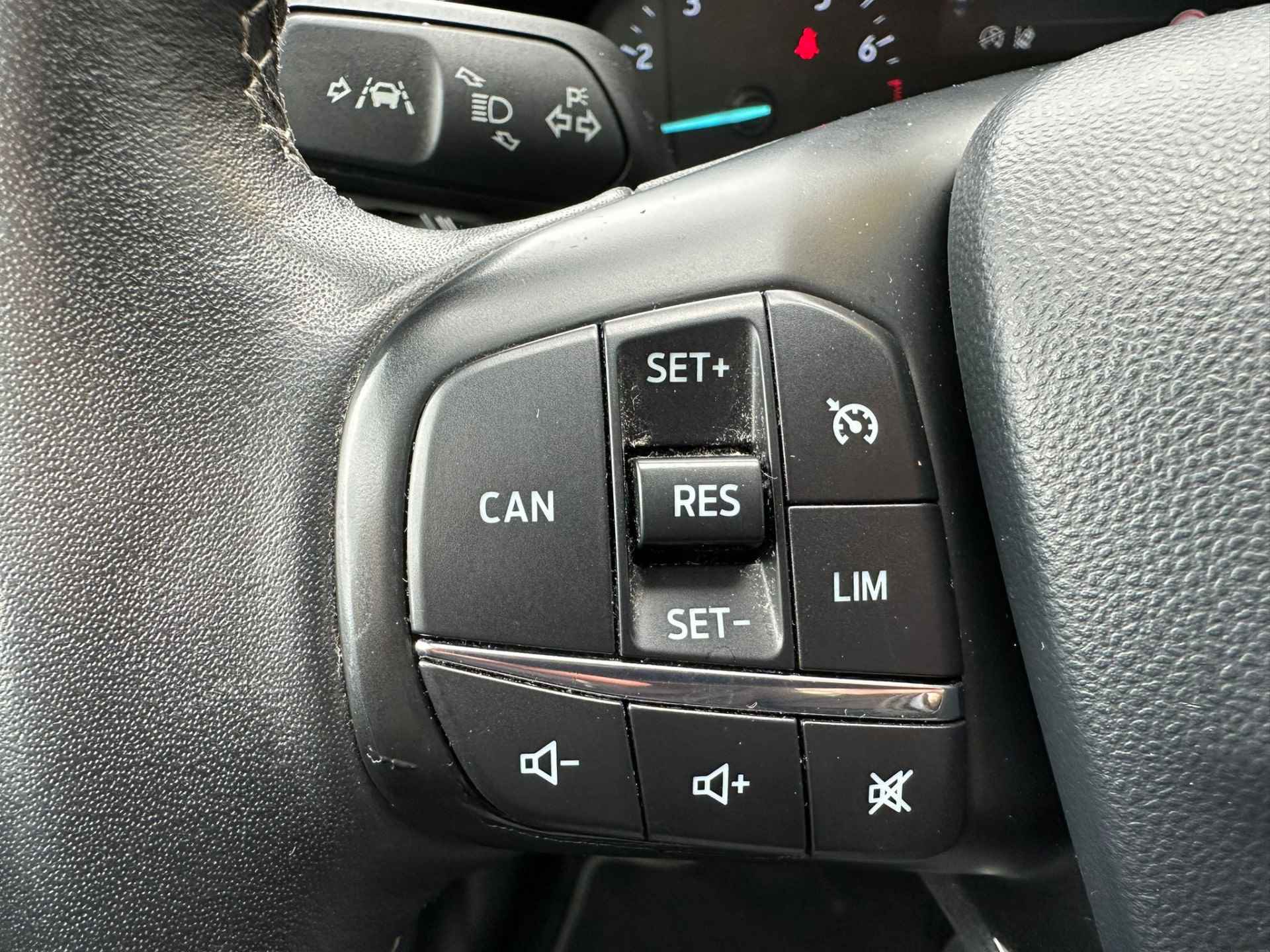 Ford Fiesta 1.0 EcoBoost 100 PK TITANIUM | STOEL- EN STUURVERWARMING| CAMERA| CRUISE CONTROL| NAVIGATIE| CLIMATE CONTROL| - 17/39