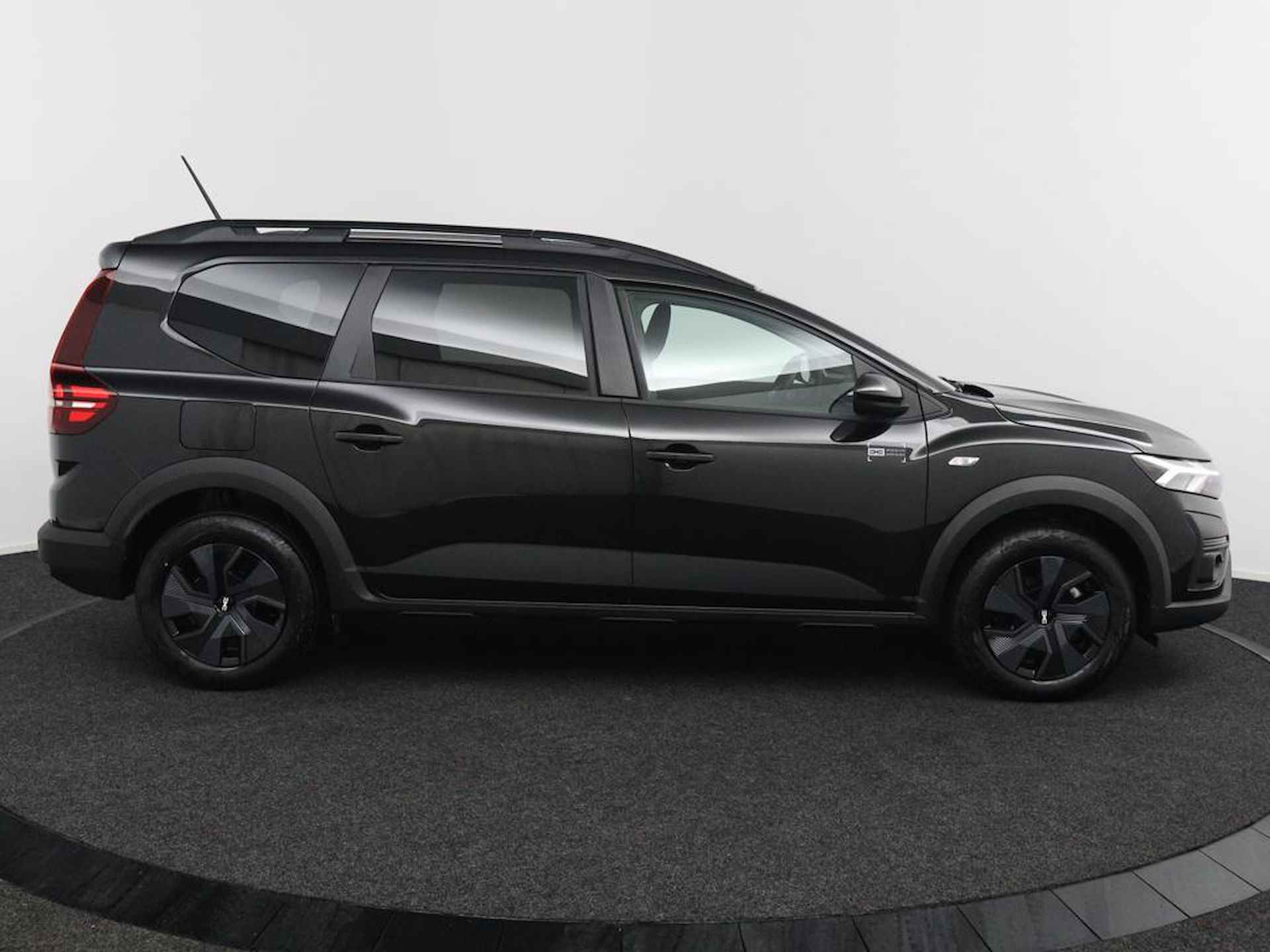 Dacia Jogger 1.6 Hybrid 140 Extreme 5p. | Incl. BPM voordeel | Incl. Registratiekorting | Direct leverbaar | LED Koplampen | Navigatie | Camera | Metallic Lak | - 7/42