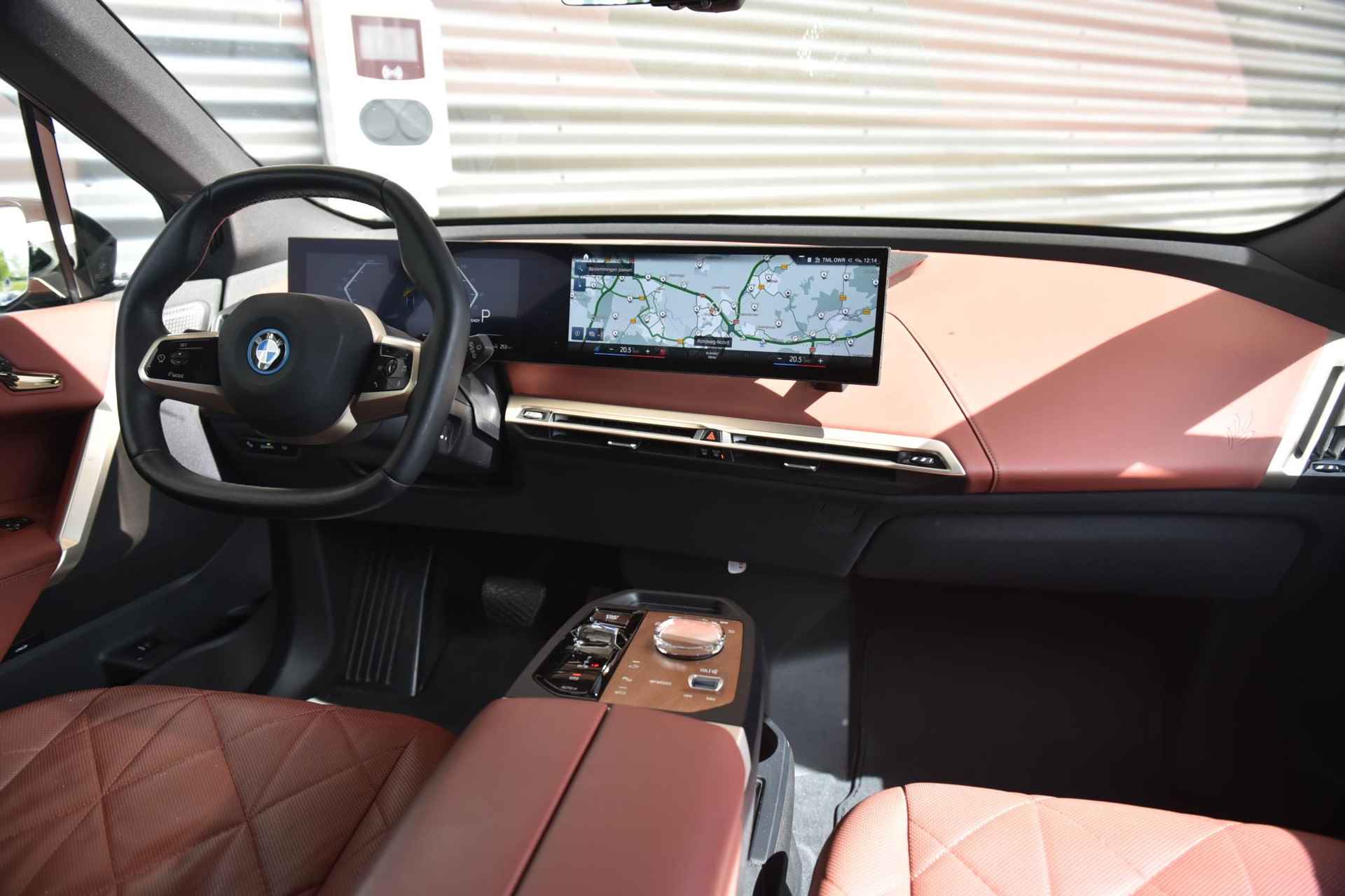 BMW iX M60 M sport /  Sky Lounge / Trekhaak / 22 inch - 14/30