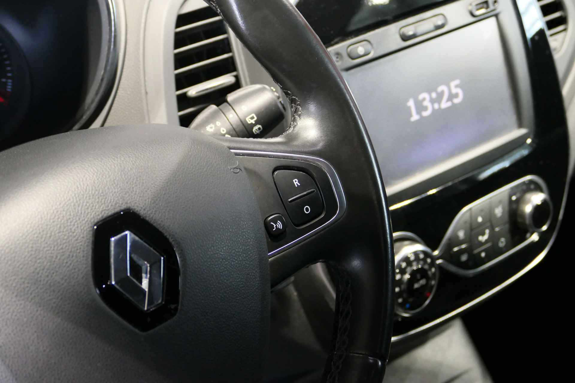 Renault Captur TCe 90 Intens - All Seasons, Camera, Sensoren V+A, LMV 17" - 18/36