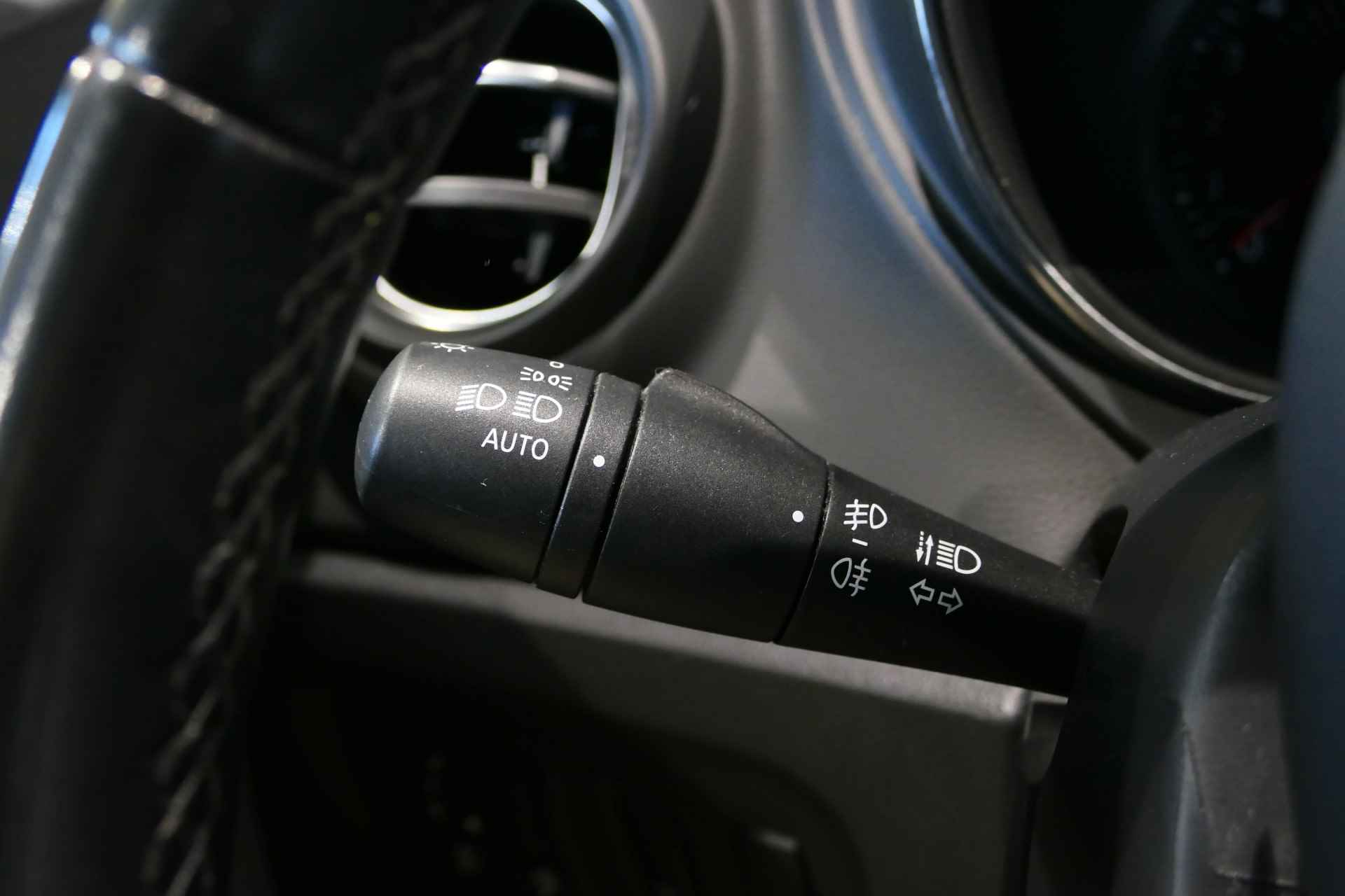 Renault Captur TCe 90 Intens - All Seasons, Camera, Sensoren V+A, LMV 17" - 30/36