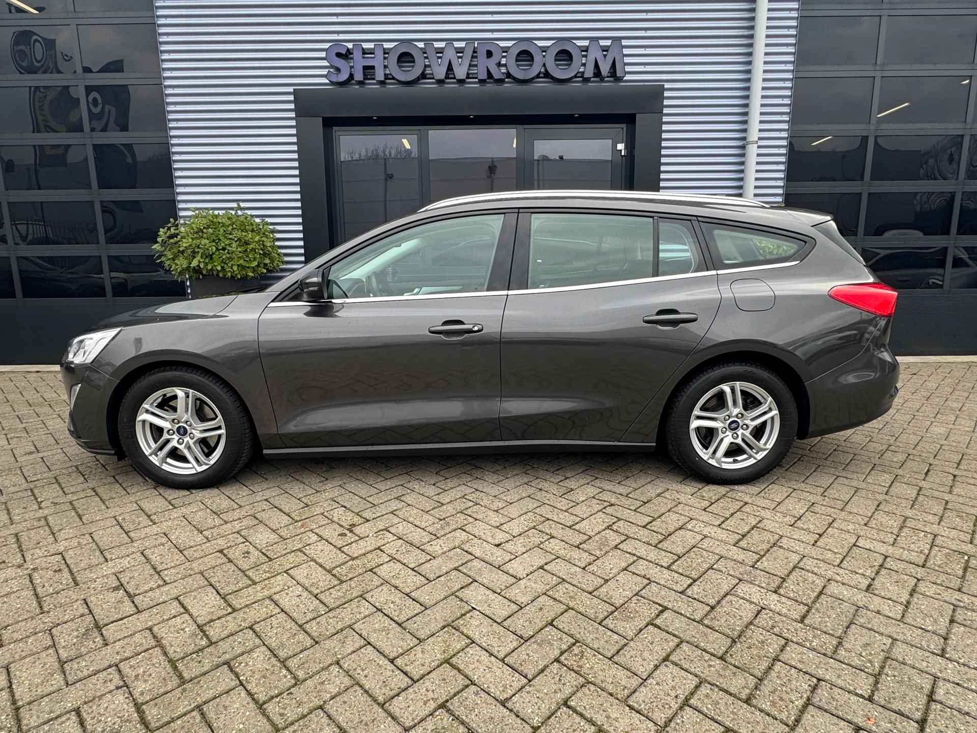 Ford Focus Wagon 1.0 EcoBoost Titanium Business Automaat|Apple carplay|Navi|Stoel en Stuurverwarming - 3/33