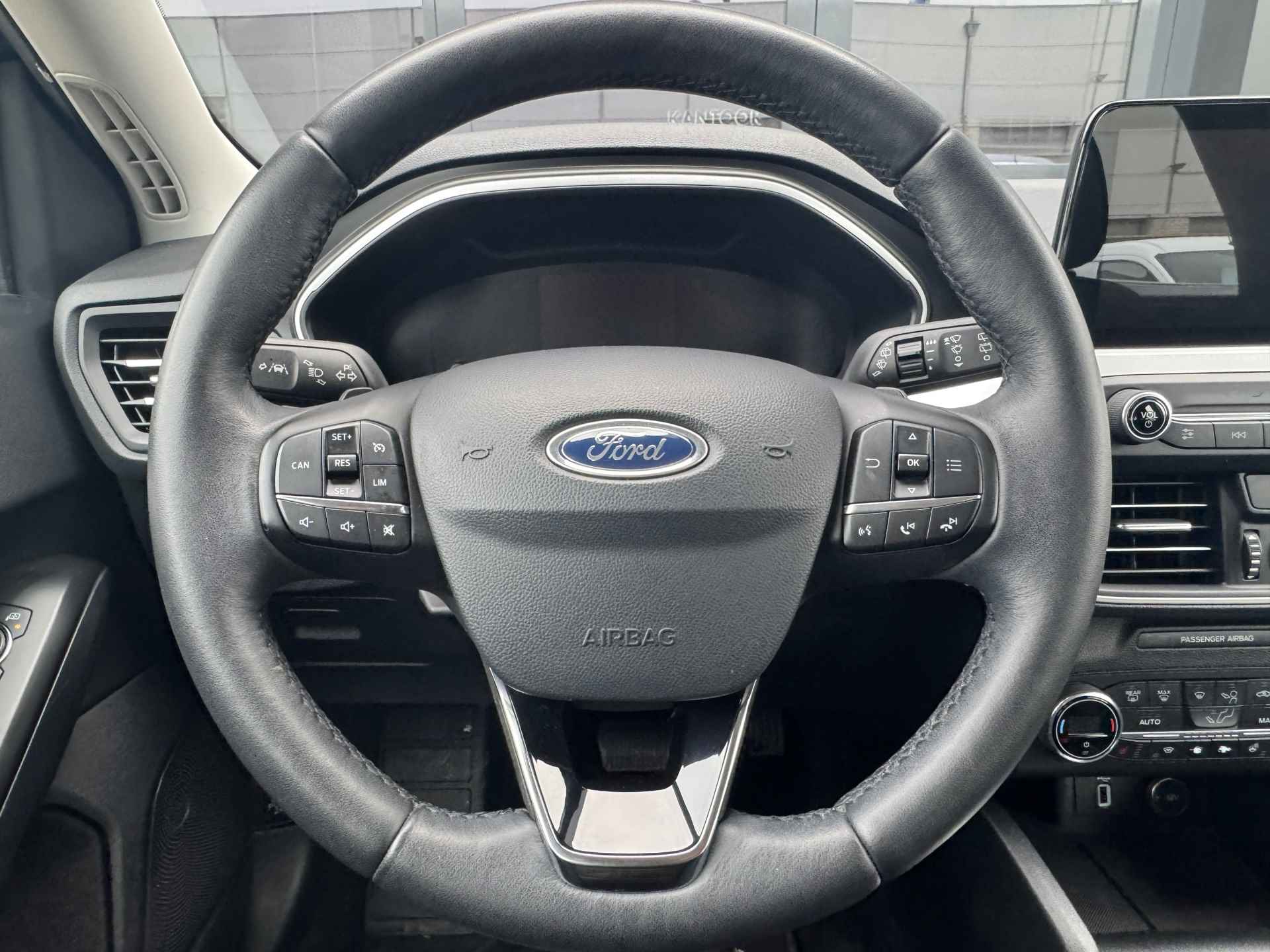 Ford Focus Wagon 1.0 EcoBoost Titanium Business Automaat|Apple carplay|Navi|Stoel en Stuurverwarming - 17/33