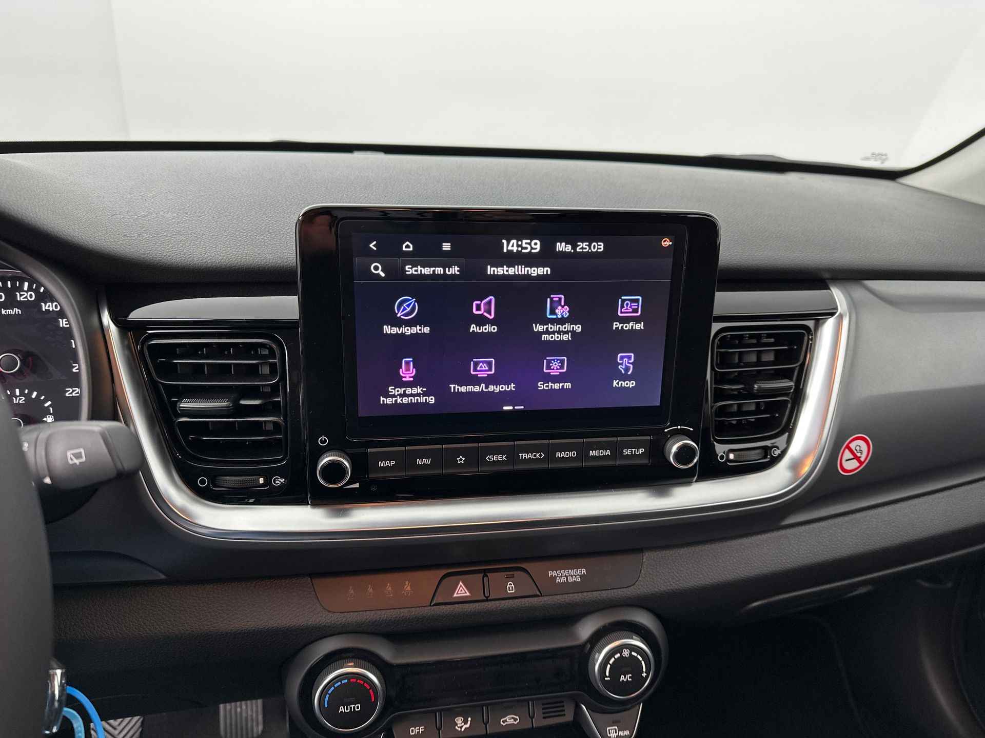 Kia Stonic 1.0 T-GDi MHEV DynamicLine | Navigation Pack | Climate control | Parkeercamera | Apple Carplay / Android Auto | Direct Leverbaar | - 11/35