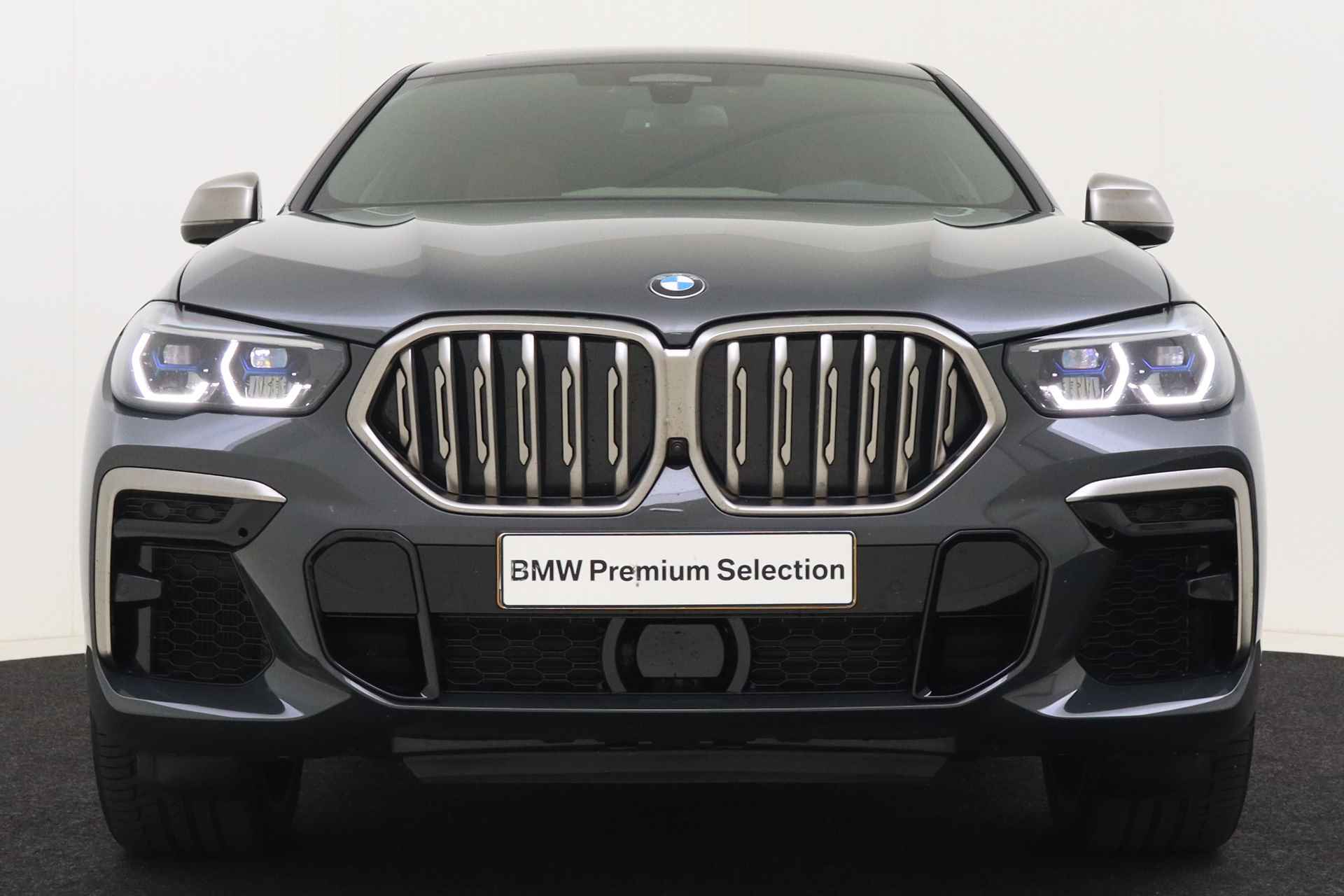 BMW X6 M50i High Executive Automaat / Panoramadak Sky Lounge / Adaptief M Onderstel Professional / Massagefunctie / Laserlight / Trekhaak / Active Steering / Soft-Close - 5/94