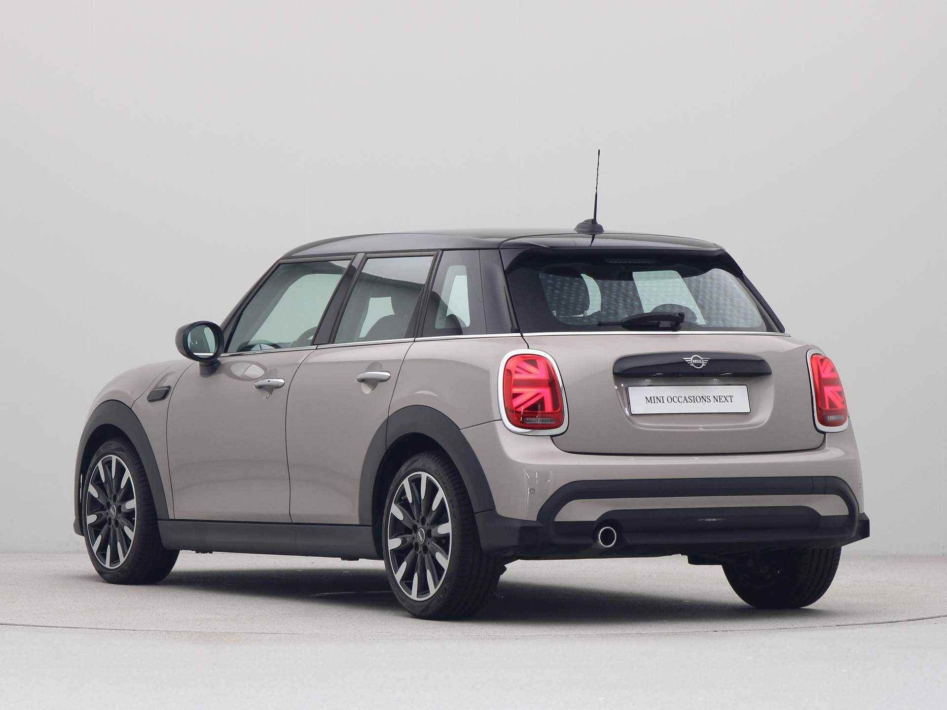 MINI 5-deurs Cooper Classic Aut. - 12/23