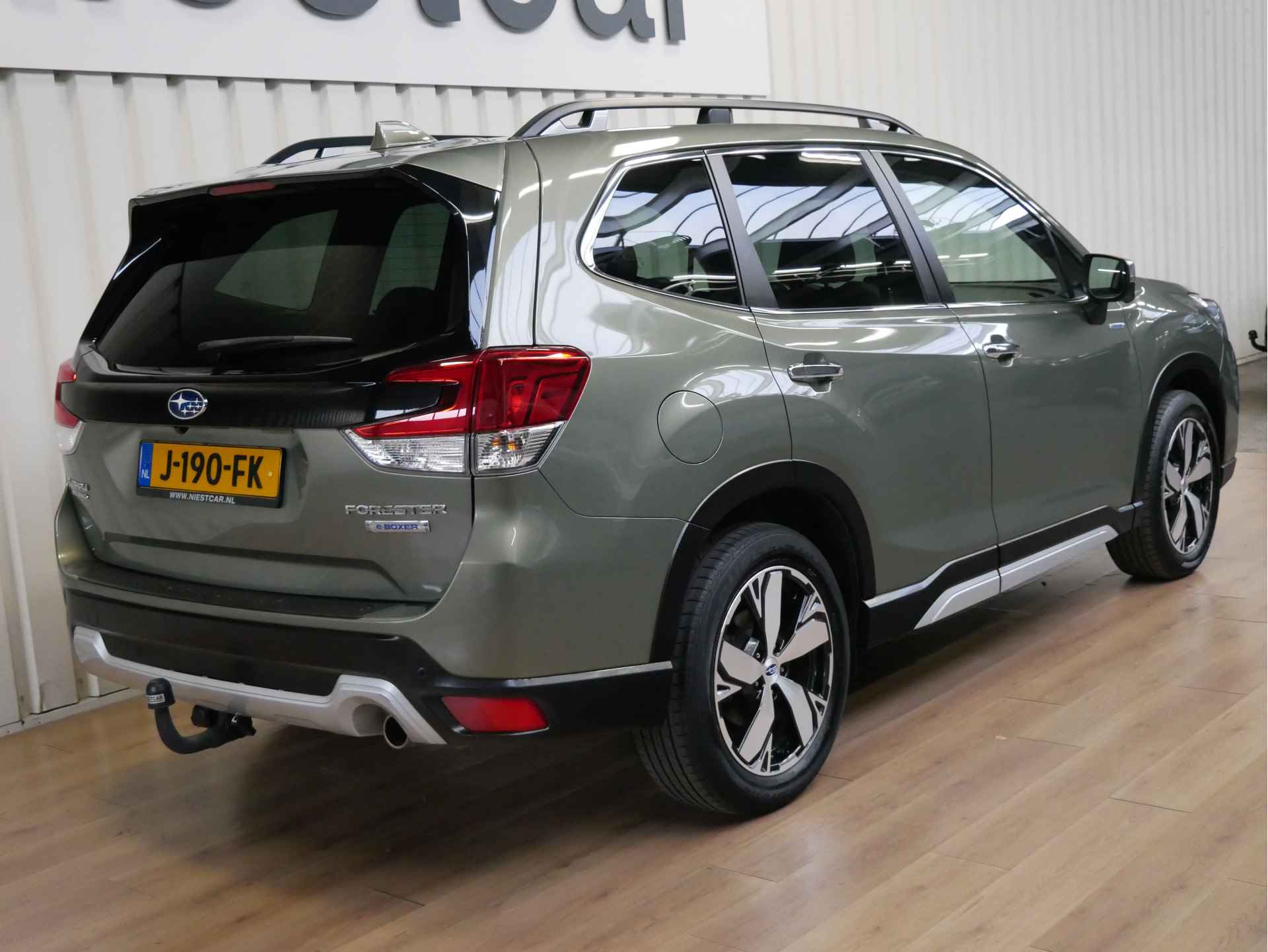 Subaru Forester 2.0 e-Boxer First Edition - 30/32