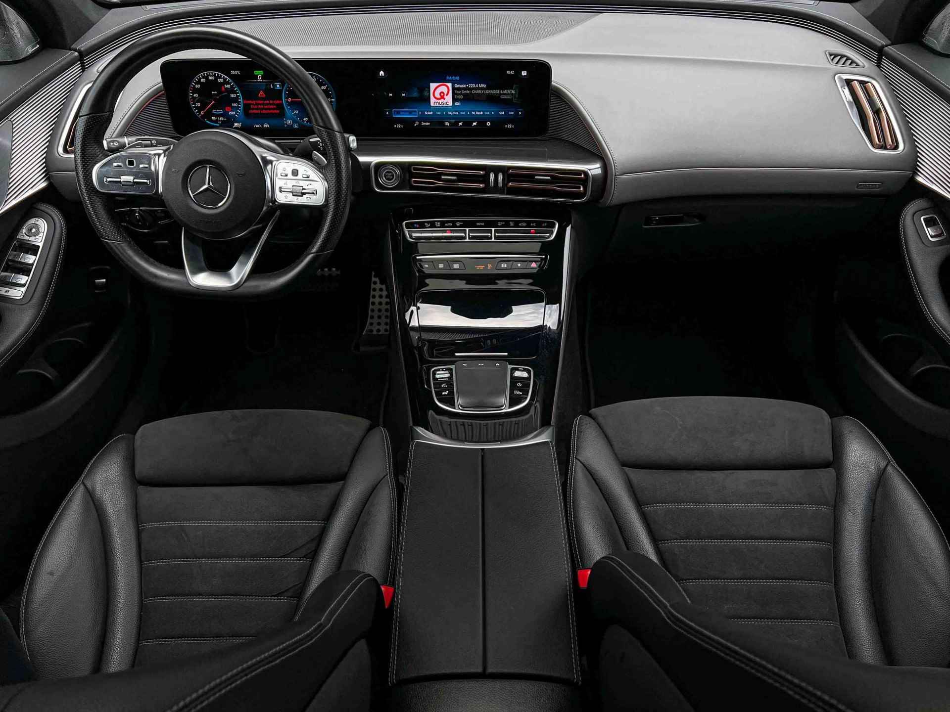 Mercedes-Benz EQC 400 4MATIC AMG Line Premium Plus 80 kWh | Pano | Burmester - 2/67