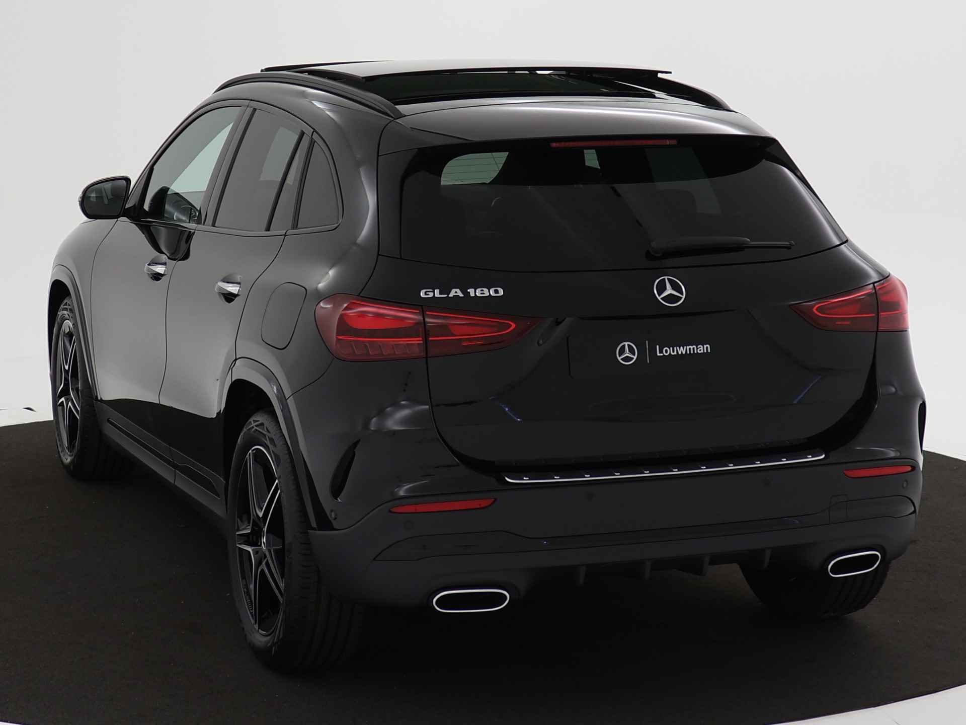 Mercedes-Benz GLA 180 Star Edition AMG Line | Nightpakket | Parkeerpakket met achteruitrijcamera | Keyless-Go comfortpakket | USB-pakket plus | Dodehoekassistent | GUARD 360 ° Vehicle protection Plus | - 14/41