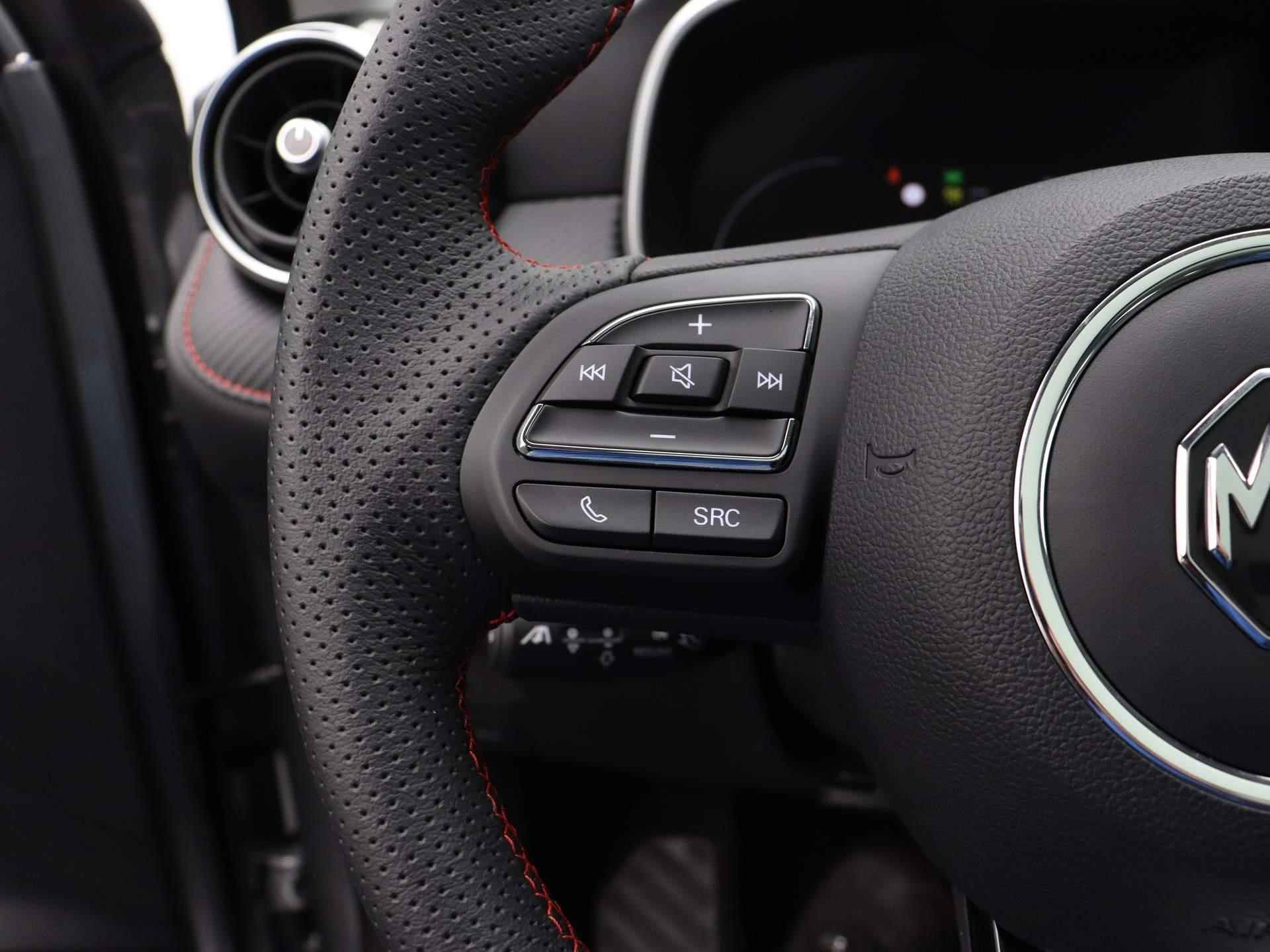 MG ZS EV Standard Range Luxury | Leder | Panoramadak | Navi | Led Koplampen | Camera | Apple CarPlay | - 18/26