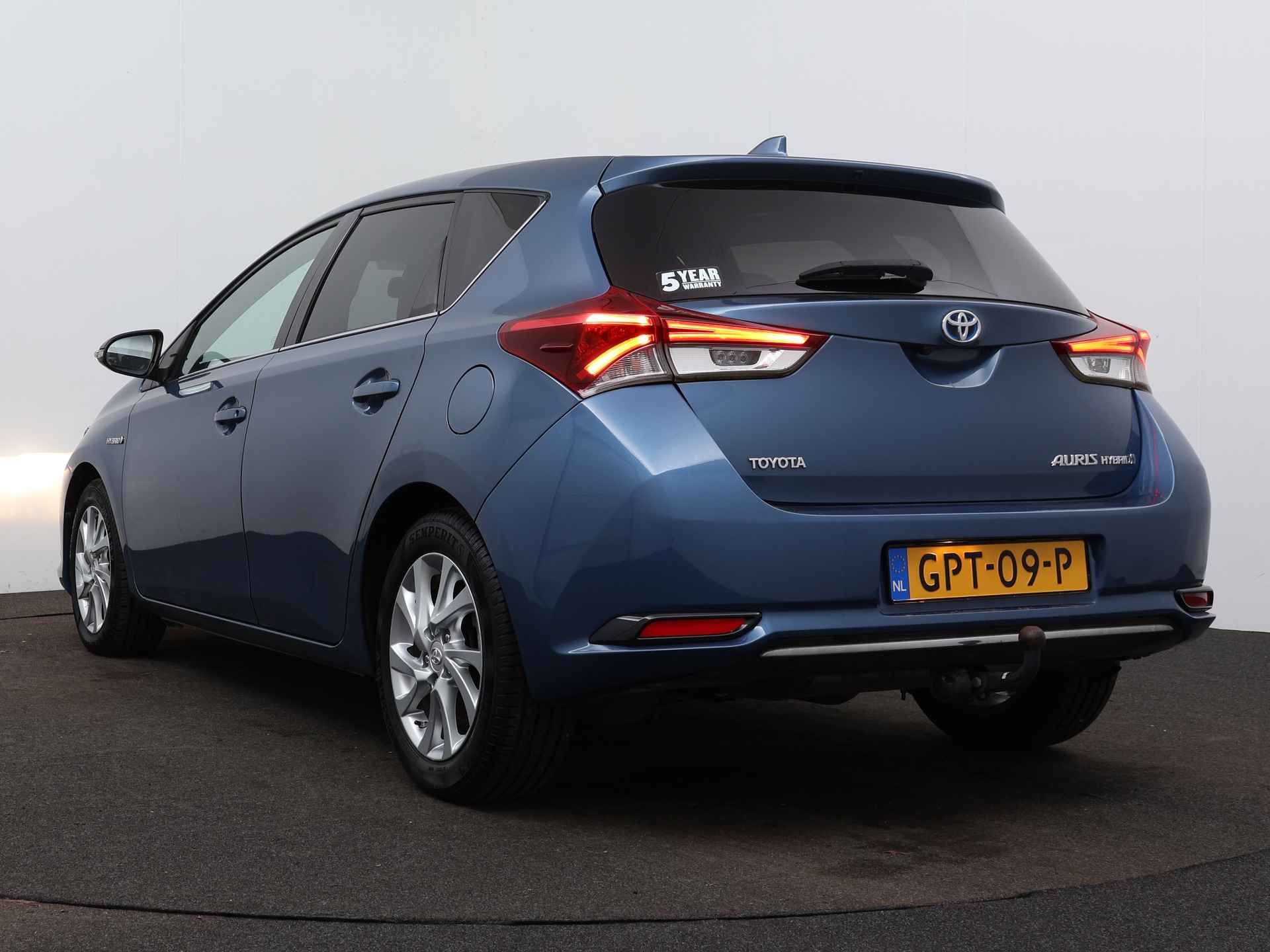 Toyota Auris 1.8 Hybrid Executive Limited | Navigatie | Climate Control | LM velgen | Trekhaak | Cruise Control | - 14/47