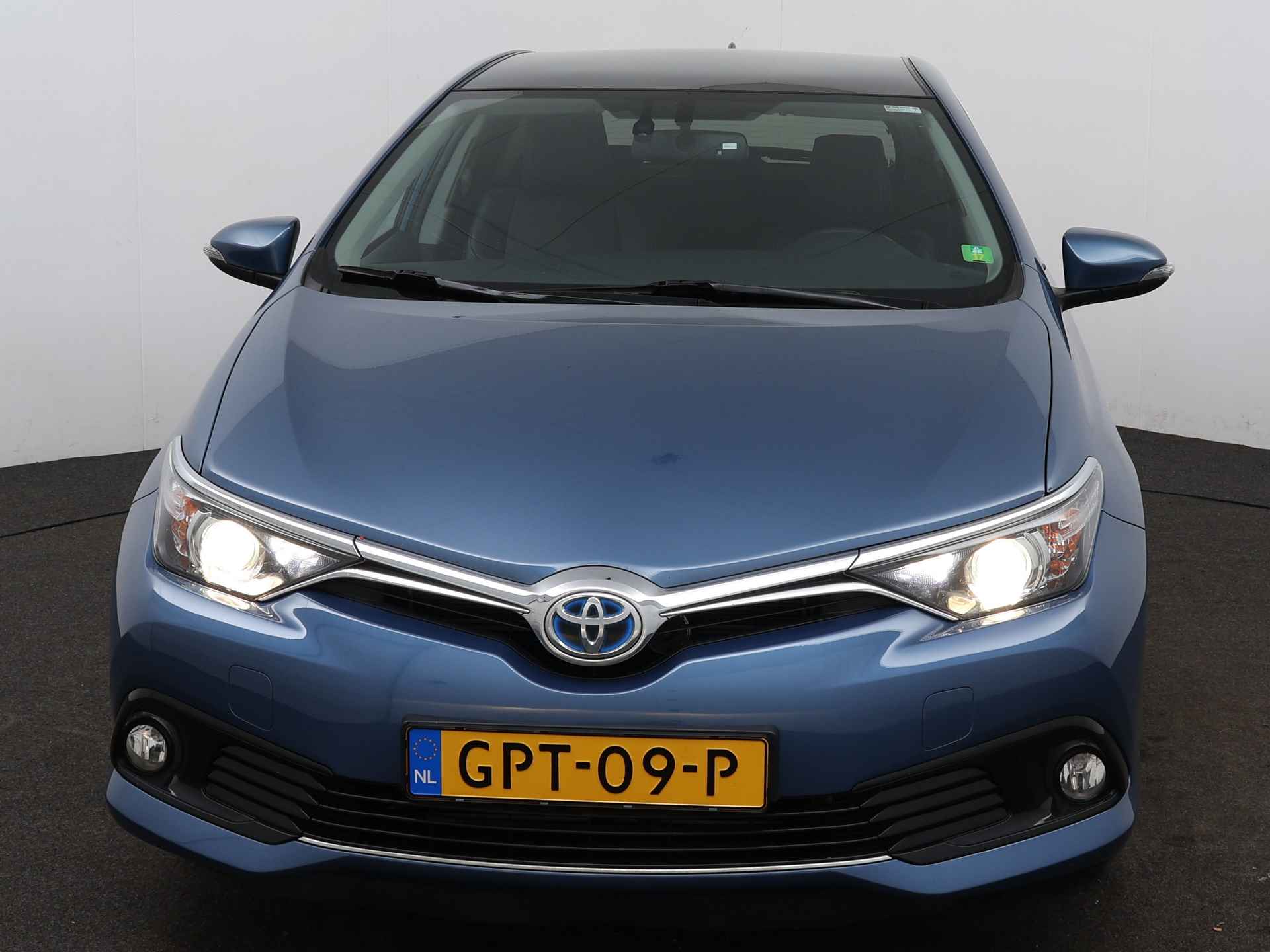 Toyota Auris 1.8 Hybrid Executive Limited | Navigatie | Climate Control | LM velgen | Trekhaak | Cruise Control | - 25/47