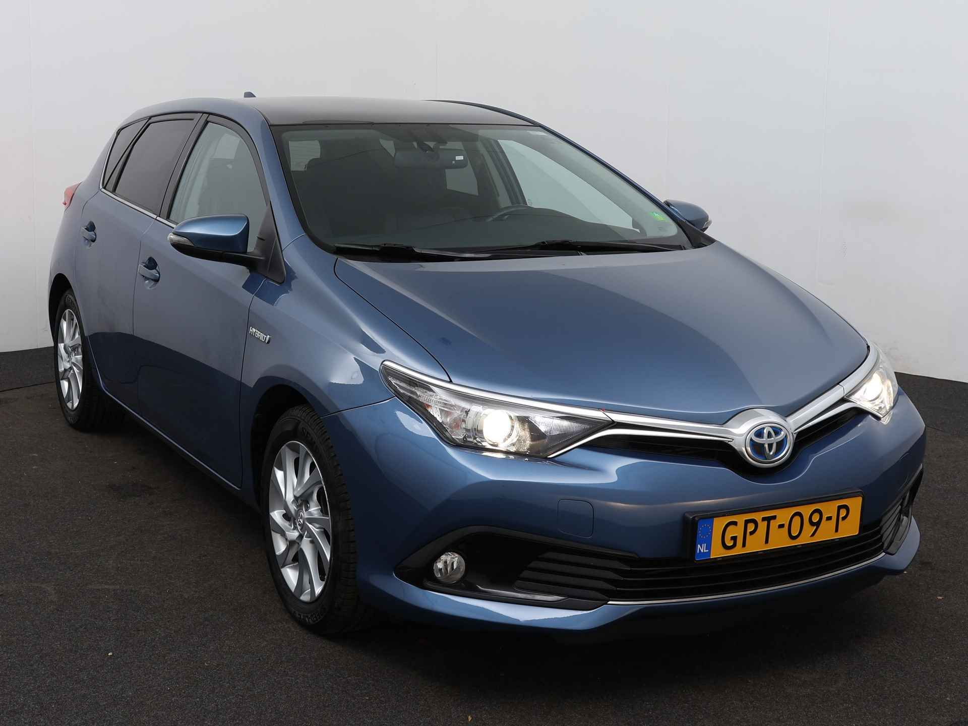 Toyota Auris 1.8 Hybrid Executive Limited | Navigatie | Climate Control | LM velgen | Trekhaak | Cruise Control | - 26/47