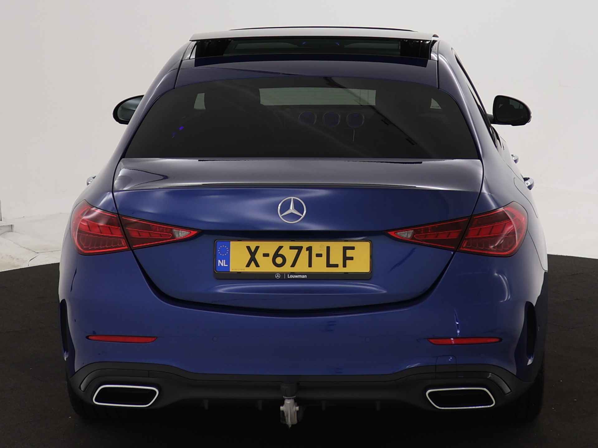 Mercedes-Benz C-Klasse 300 e AMG Line | Trekhaak | Panoramadak | Burmester-Audio | Memory Seat | | Inclusief 24 maanden Mercedes-Benz Certified garantie voor Europa. | - 31/45