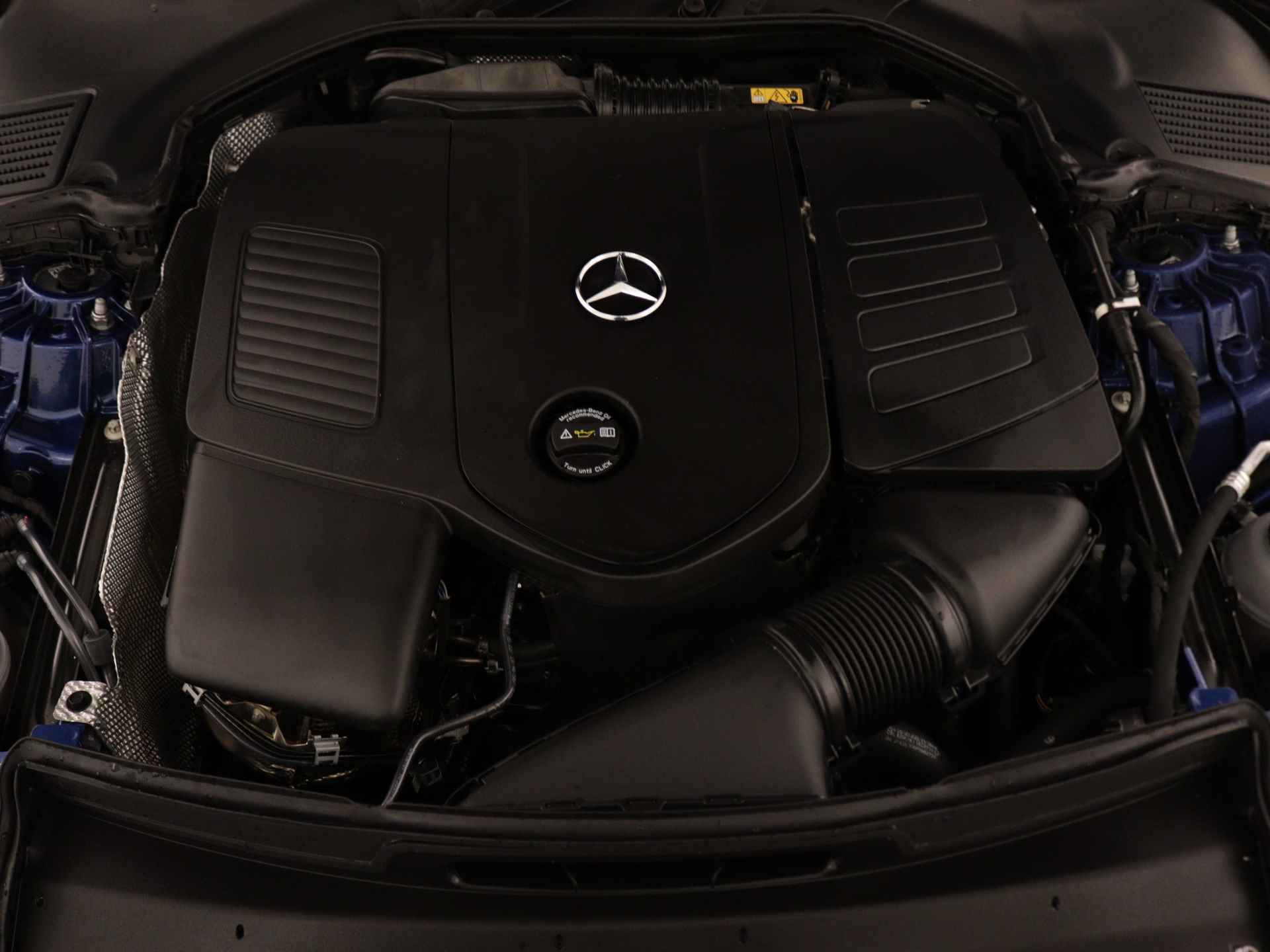 Mercedes-Benz C-Klasse 300 e AMG Line | Trekhaak | Panoramadak | Burmester-Audio | Memory Seat | | Inclusief 24 maanden Mercedes-Benz Certified garantie voor Europa. | - 42/45