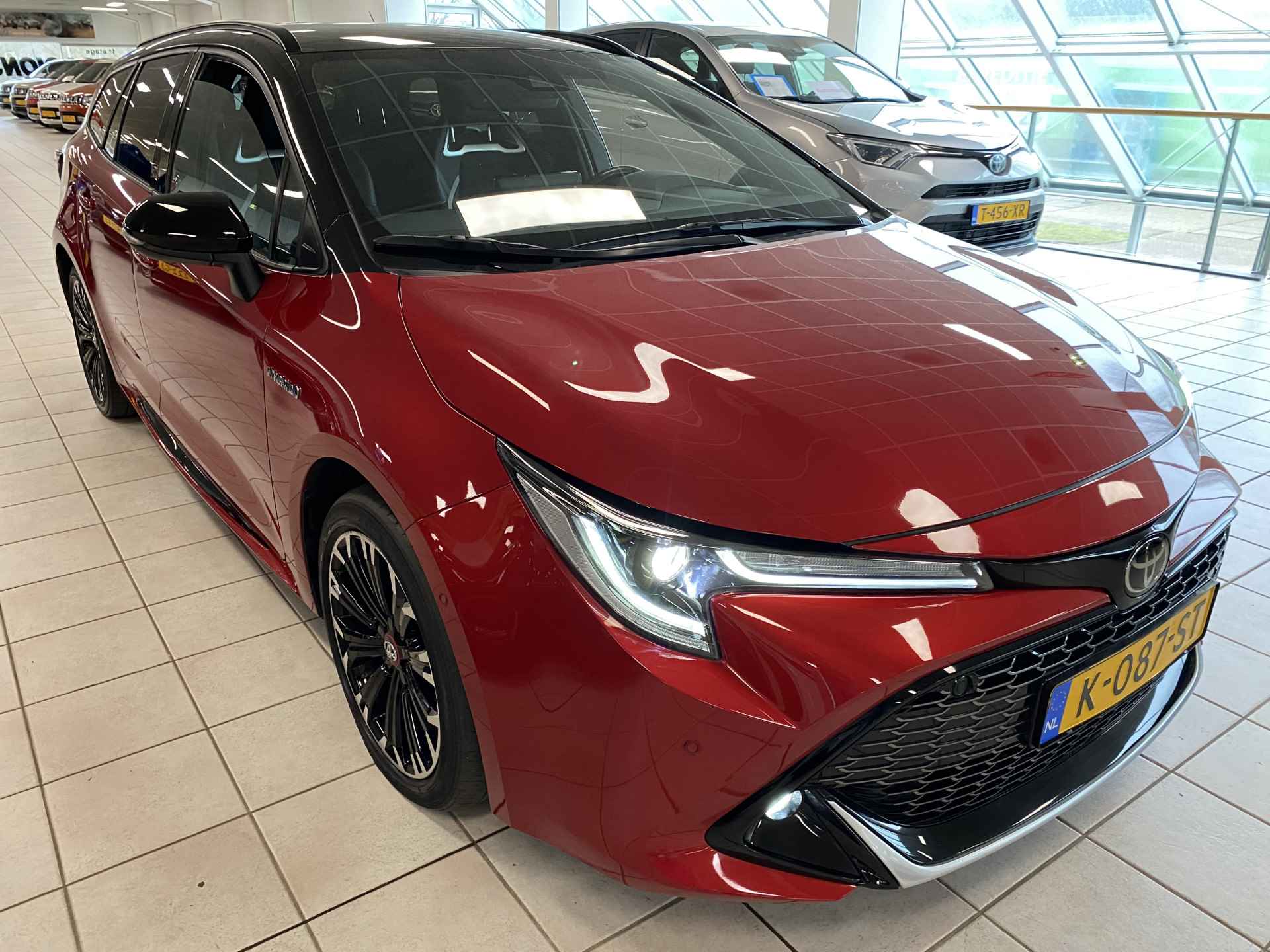 Toyota Corolla Touring Sports 1.8 Hybrid GR-Sport - 9/33