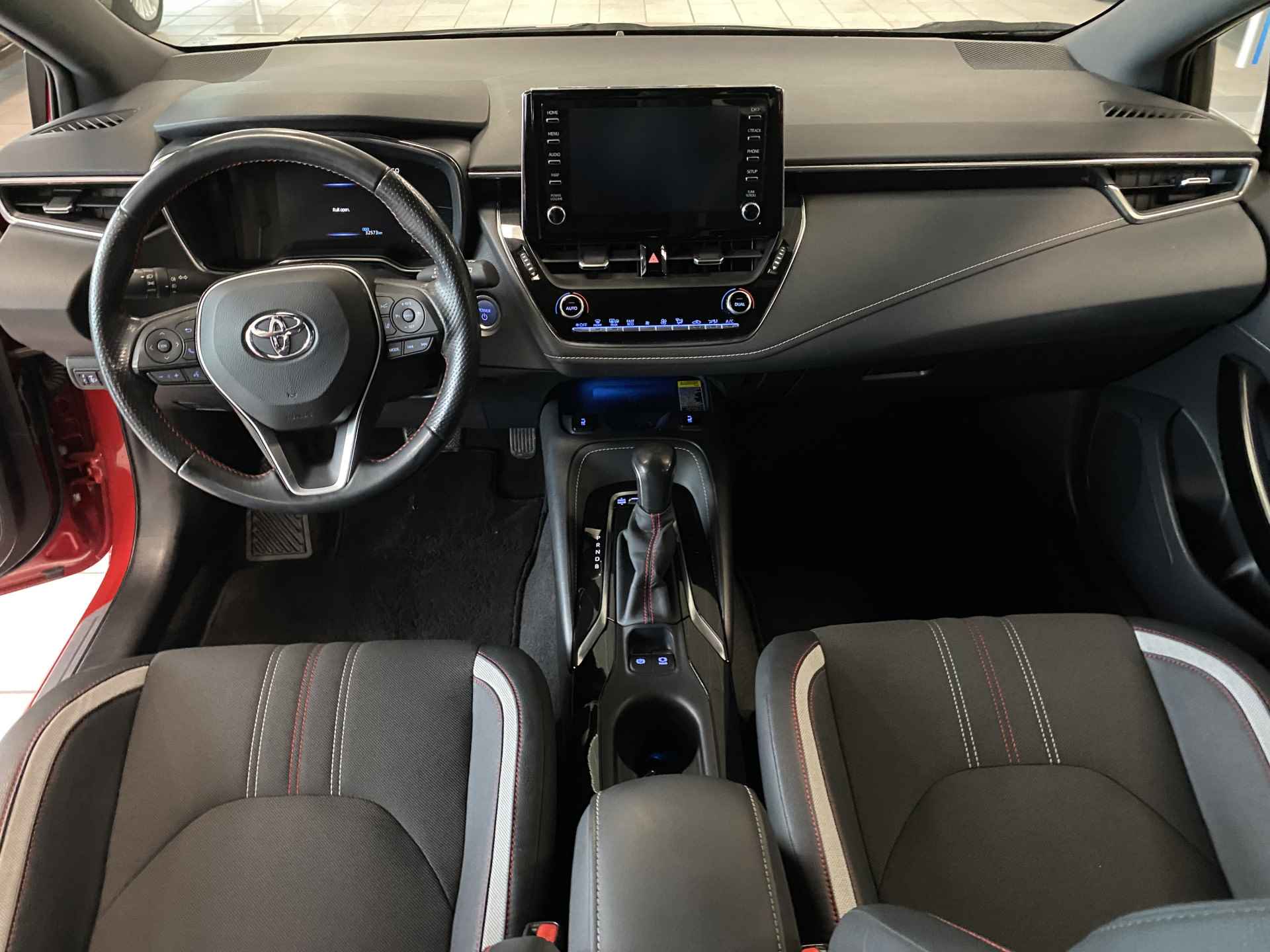 Toyota Corolla Touring Sports 1.8 Hybrid GR-Sport - 13/33