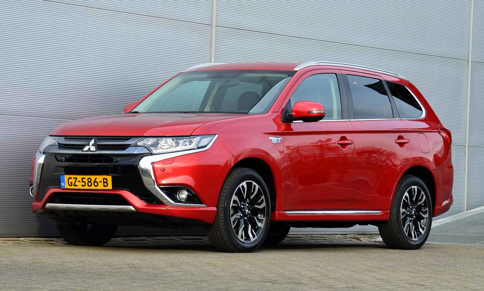 Mitsubishi Outlander PHEV 2.0 INSTYLE 4WD | PLUG IN HYBRID | V2G | FULL OPTIONS | TREKHAAK 1500KG | ALL IN RIJKLAARPRIJS - 6/49