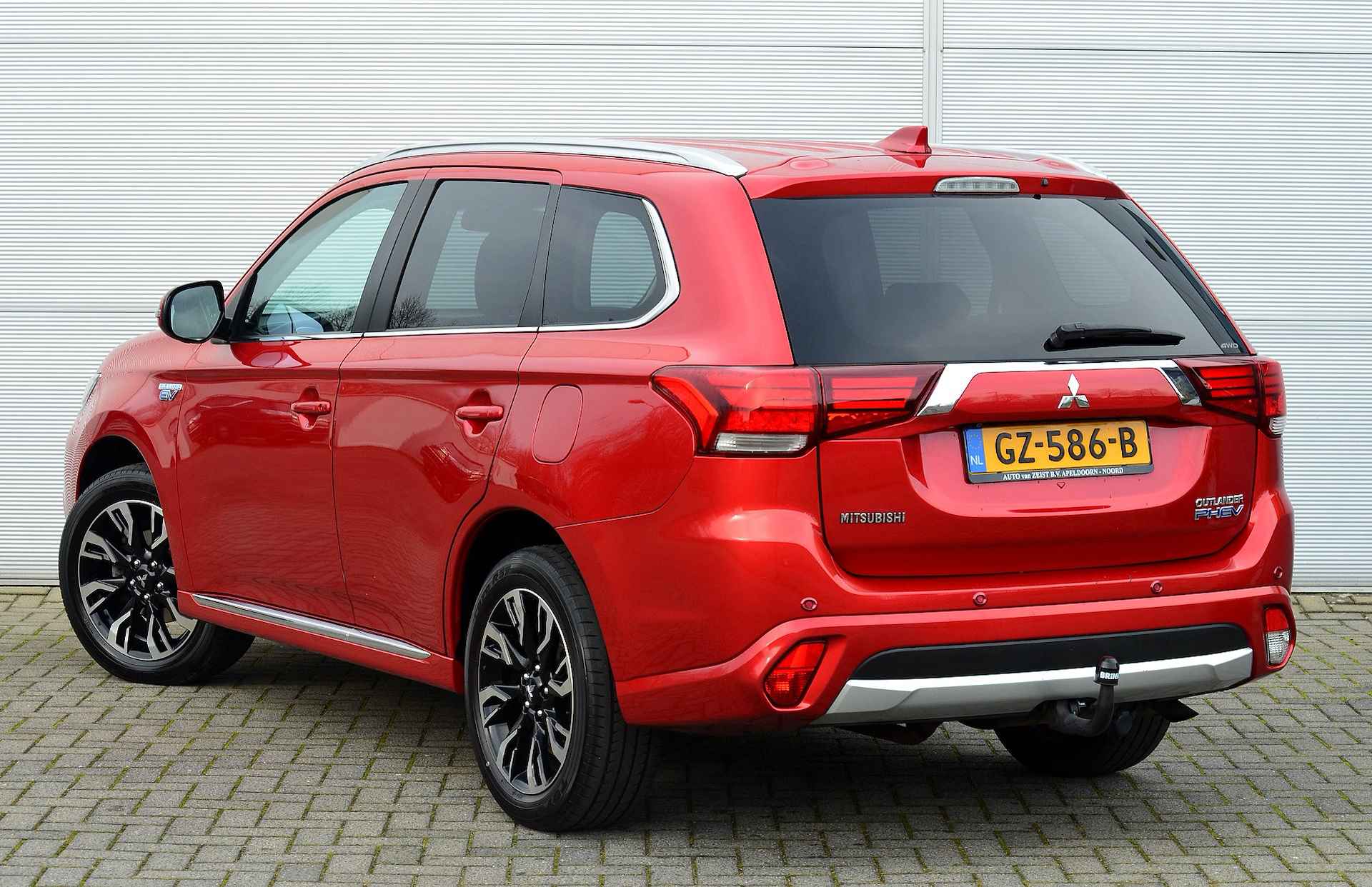 Mitsubishi Outlander PHEV 2.0 INSTYLE 4WD | PLUG IN HYBRID | V2G | FULL OPTIONS | TREKHAAK 1500KG | ALL IN RIJKLAARPRIJS - 8/49