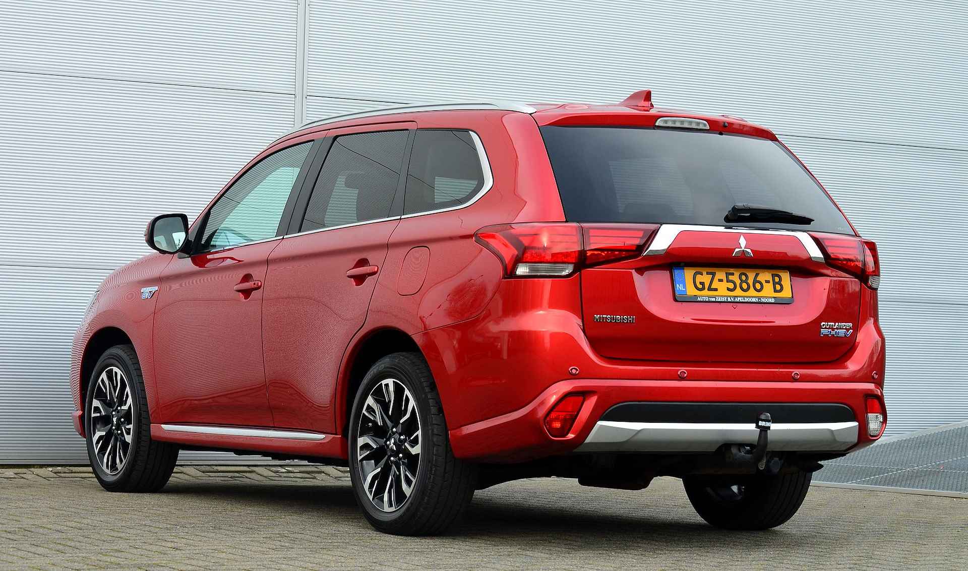 Mitsubishi Outlander PHEV 2.0 INSTYLE 4WD | PLUG IN HYBRID | V2G | FULL OPTIONS | TREKHAAK 1500KG | ALL IN RIJKLAARPRIJS - 9/49