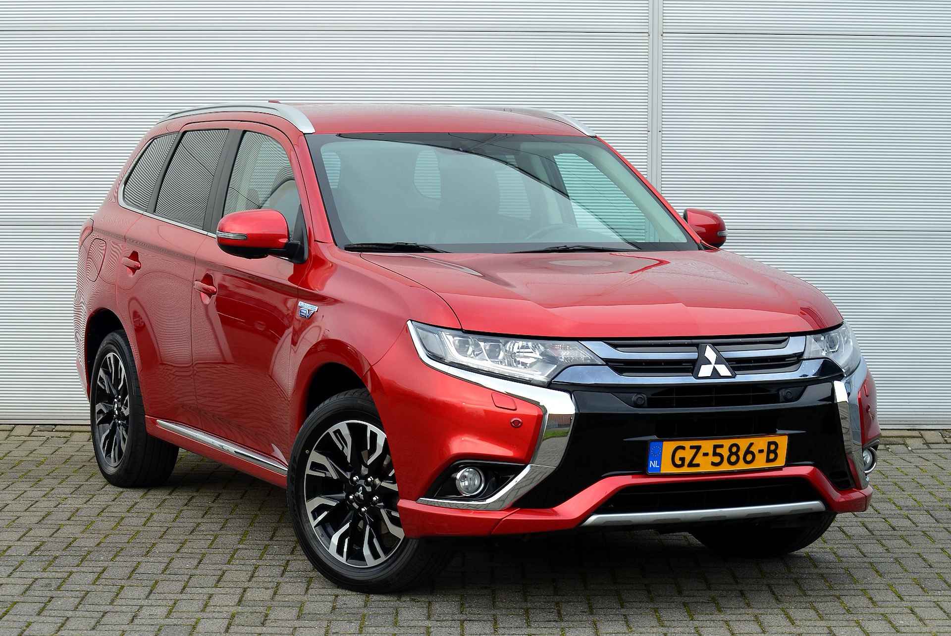 Mitsubishi Outlander PHEV 2.0 INSTYLE 4WD | PLUG IN HYBRID | V2G | FULL OPTIONS | TREKHAAK 1500KG | ALL IN RIJKLAARPRIJS - 14/49