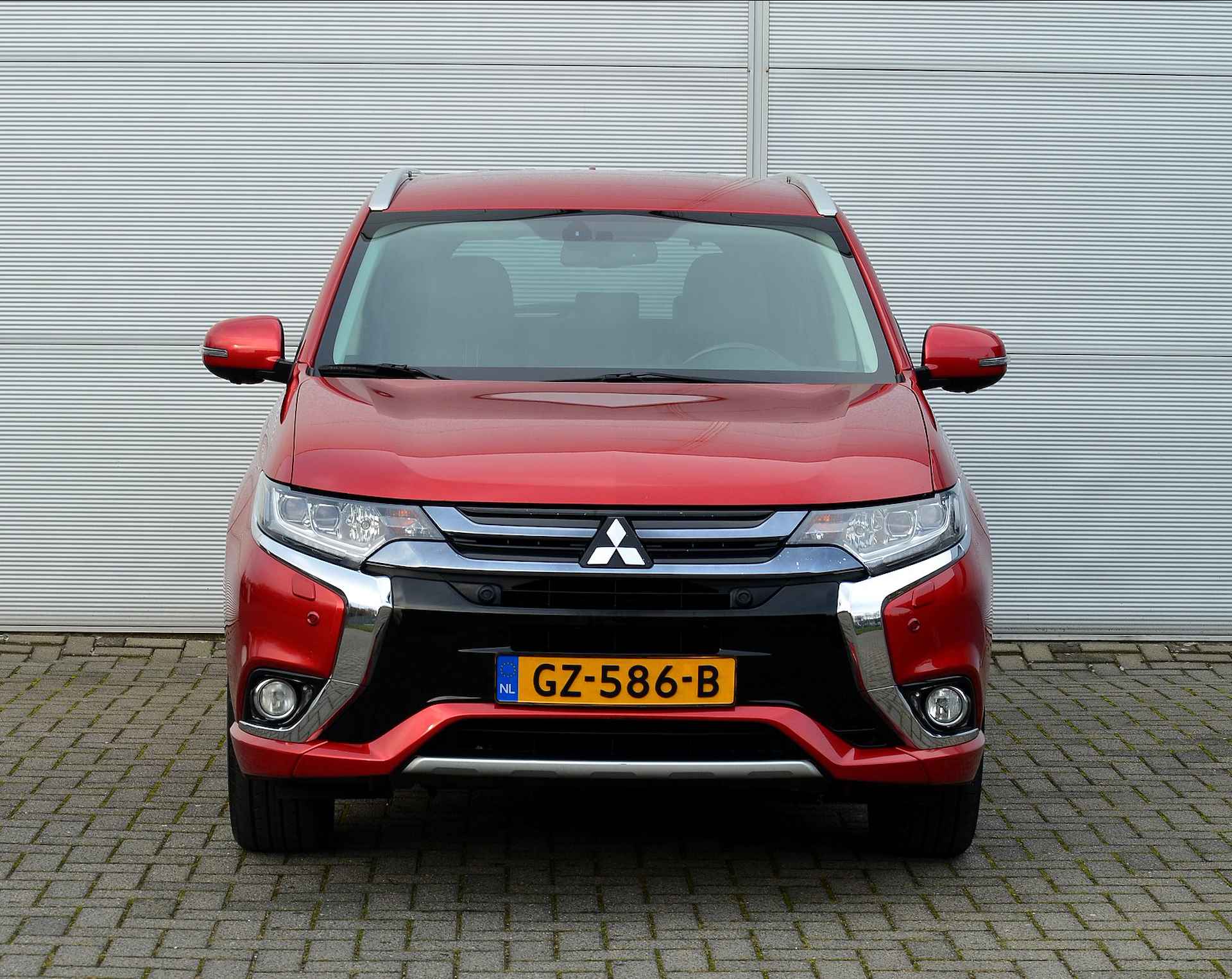 Mitsubishi Outlander PHEV 2.0 INSTYLE 4WD | PLUG IN HYBRID | V2G | FULL OPTIONS | TREKHAAK 1500KG | ALL IN RIJKLAARPRIJS - 15/49