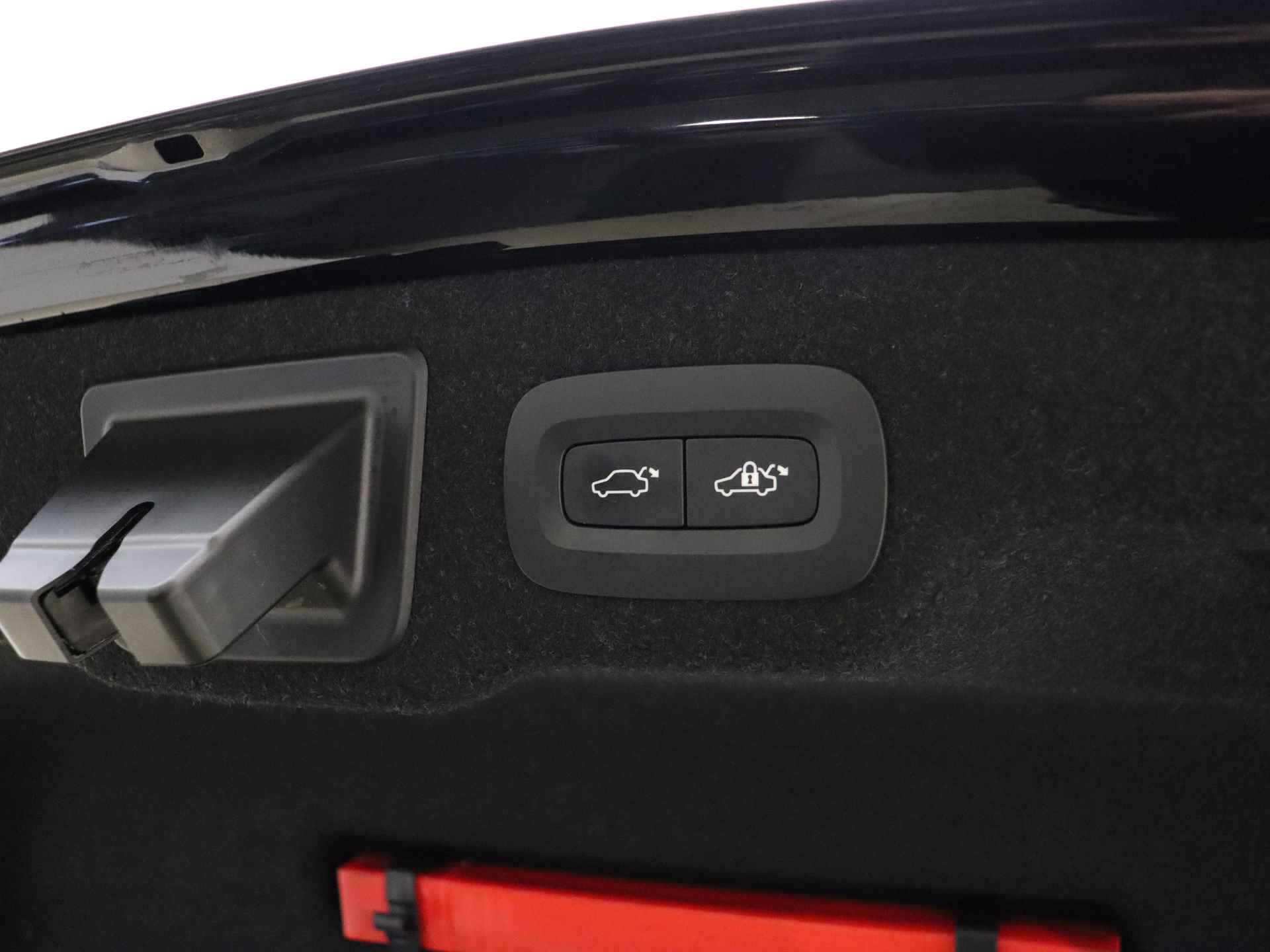 Volvo S90 T8 390pk AWD Inscription / B&W Audio / Luchtvering / Massage / Ventilatie / Open dak / Head-Up / 360 Camera / 20'' / Elektr. Stoelen / - 16/49