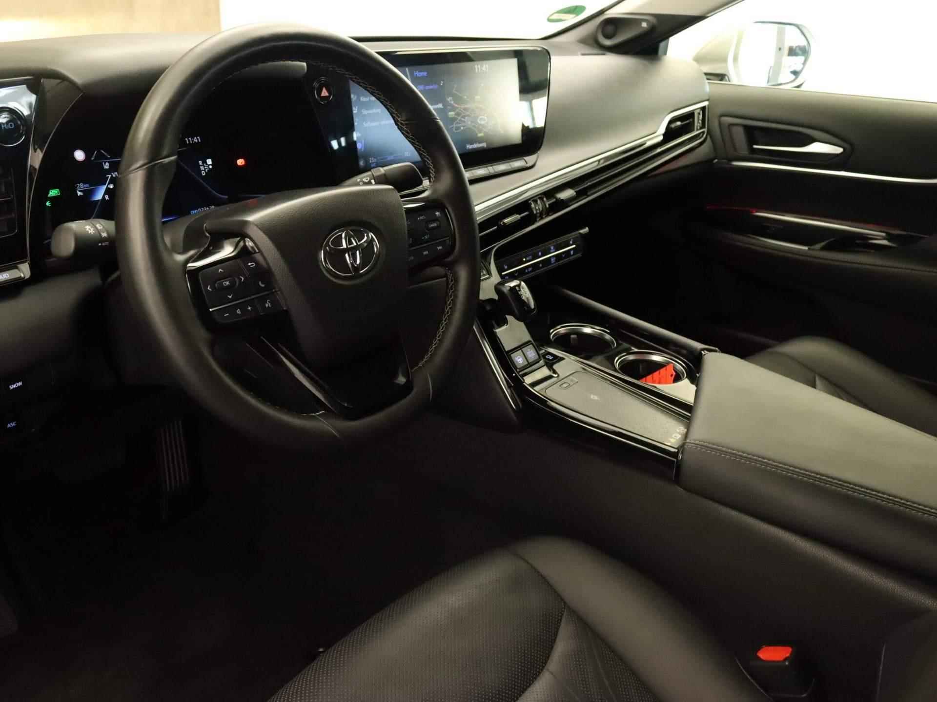 Toyota Mirai Prestige ORIGINEEL NEDERLANDSE AUTO - BTW AUTO - 16% BIJTELLING - JBL GELUIDSINSTALLATIE - ELEKTRISCH VERSTELBARE VOORSTOELEN - ACHTERBANKVERWARMING - VOORSTOELEN VERWARMD - HEAD UP DISPLAY - CAMERA VOOR EN ACHTER - 20 INCH LICHT METALEN VELGEN - 3/38