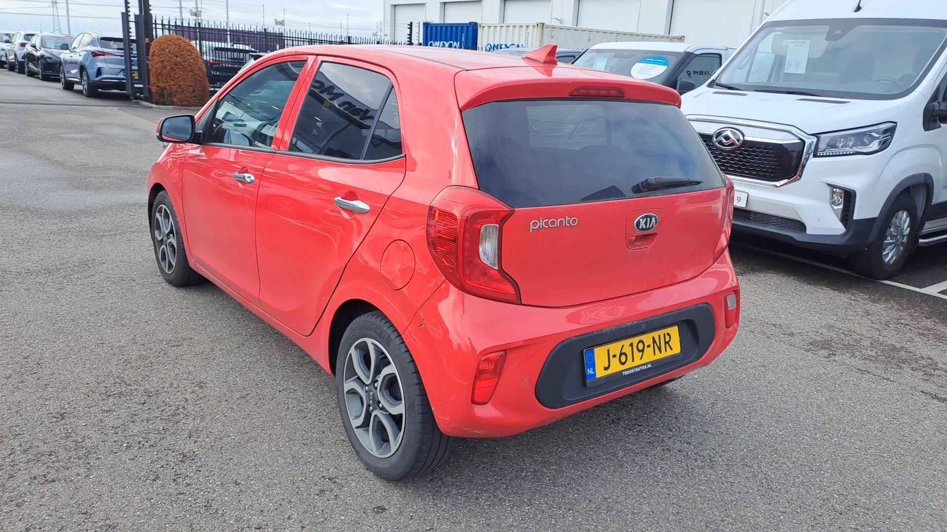 Kia Picanto 1.0 MPi ComfortLine | Camera | Apple CarPlay & Android Auto | Climate Control | Lichtmetalen Velgen - 2/13