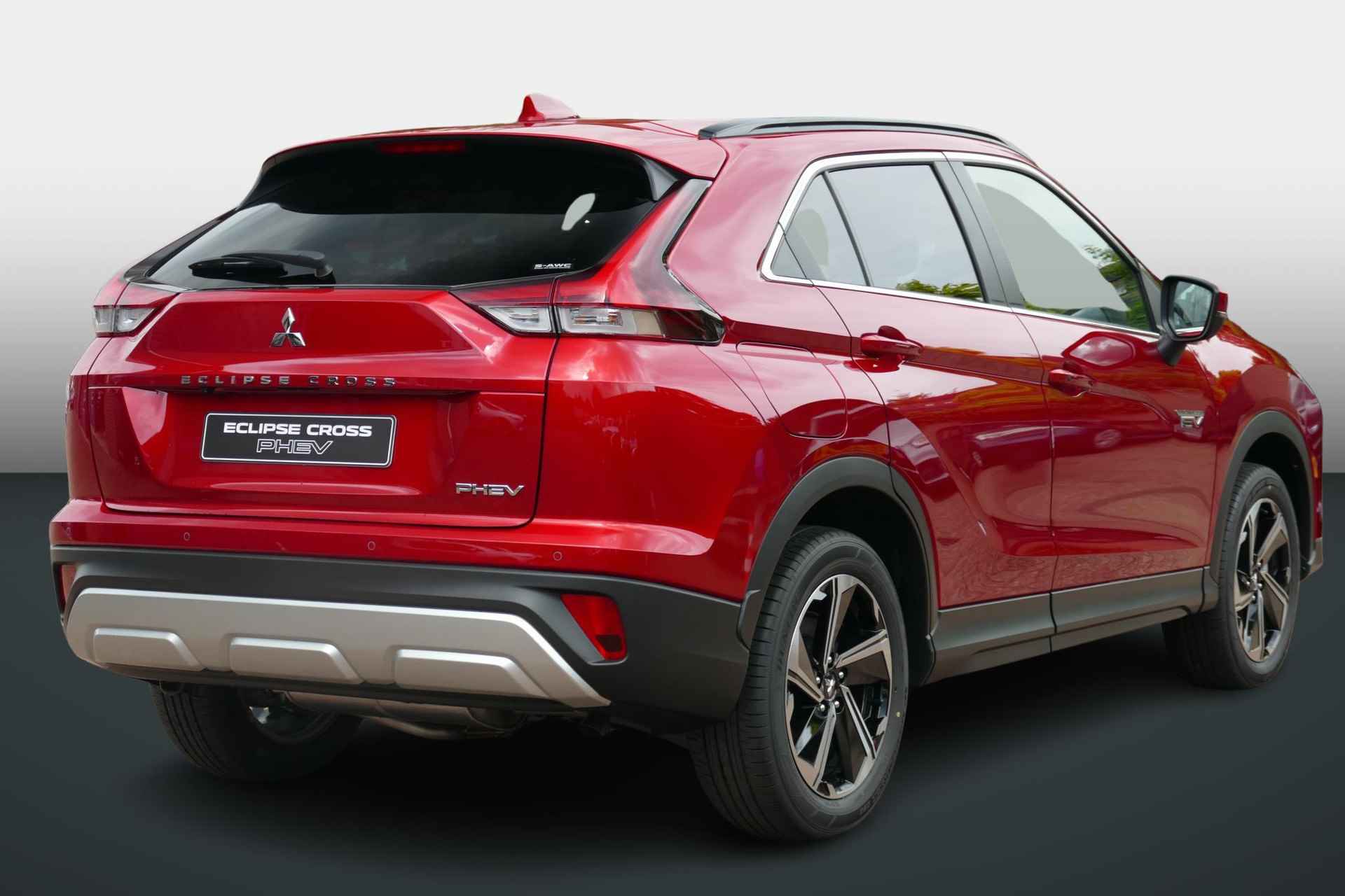 Mitsubishi Eclipse Cross 2.4 PHEV Intense+ | VAN €45.389 VOOR €36.925 | - 3/31