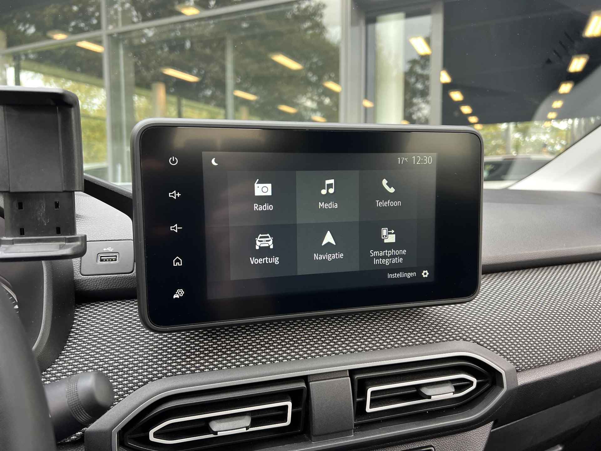 Dacia Jogger 1.0 TCe 110 Extreme 7p. | Navigatie | Achteruitrijcamera | Parkeersensoren voor + achter | Carplay | - 11/36