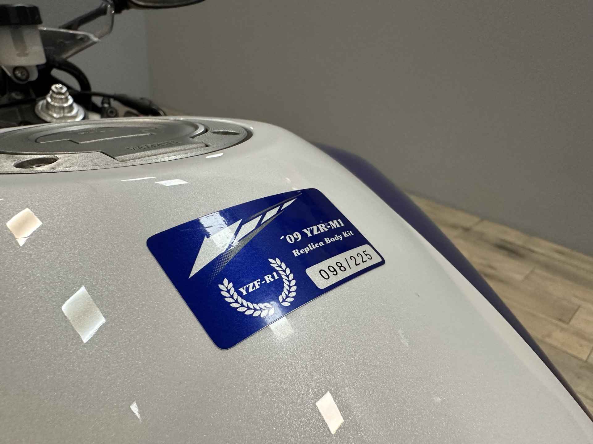 Yamaha YZF-R1 RN22 Fiat Valentino Rossi Replica | Limited | Big Bang | Akrapovic - 8/34