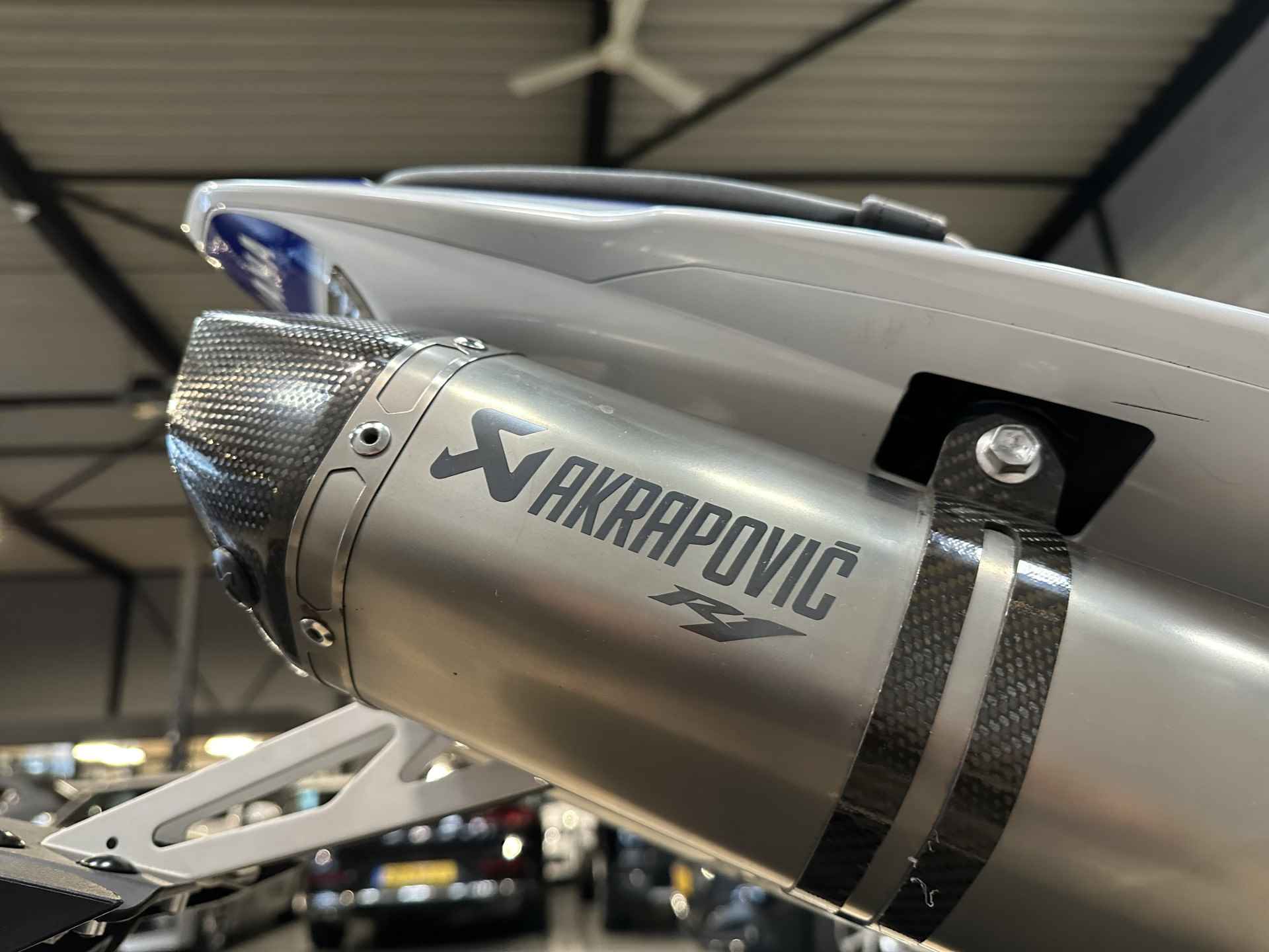 Yamaha YZF-R1 RN22 Fiat Valentino Rossi | Limited | Big Bang | Akrapovic - 16/34