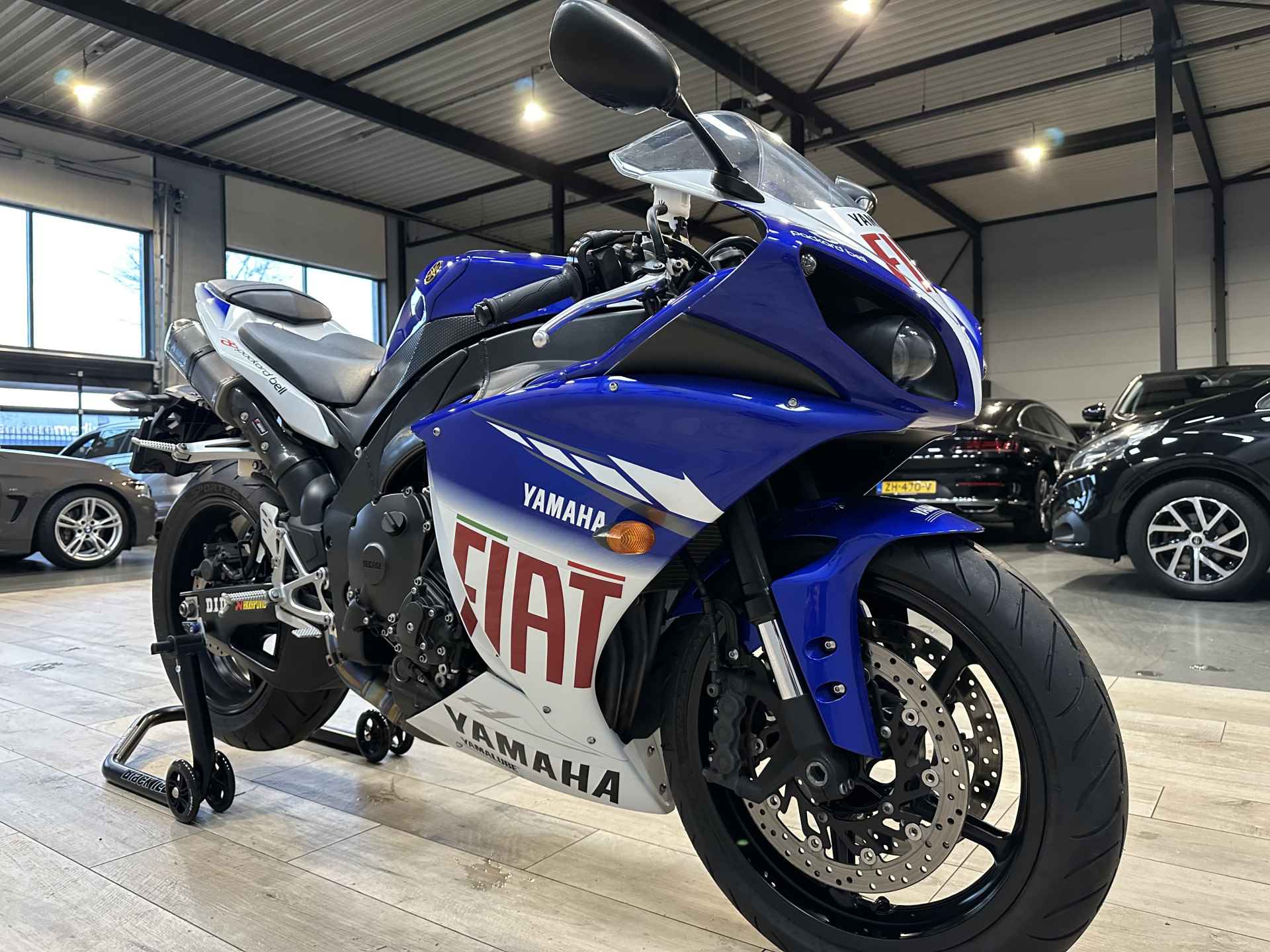 Yamaha YZF-R1 RN22 Fiat Valentino Rossi | Limited | Big Bang | Akrapovic - 2/34