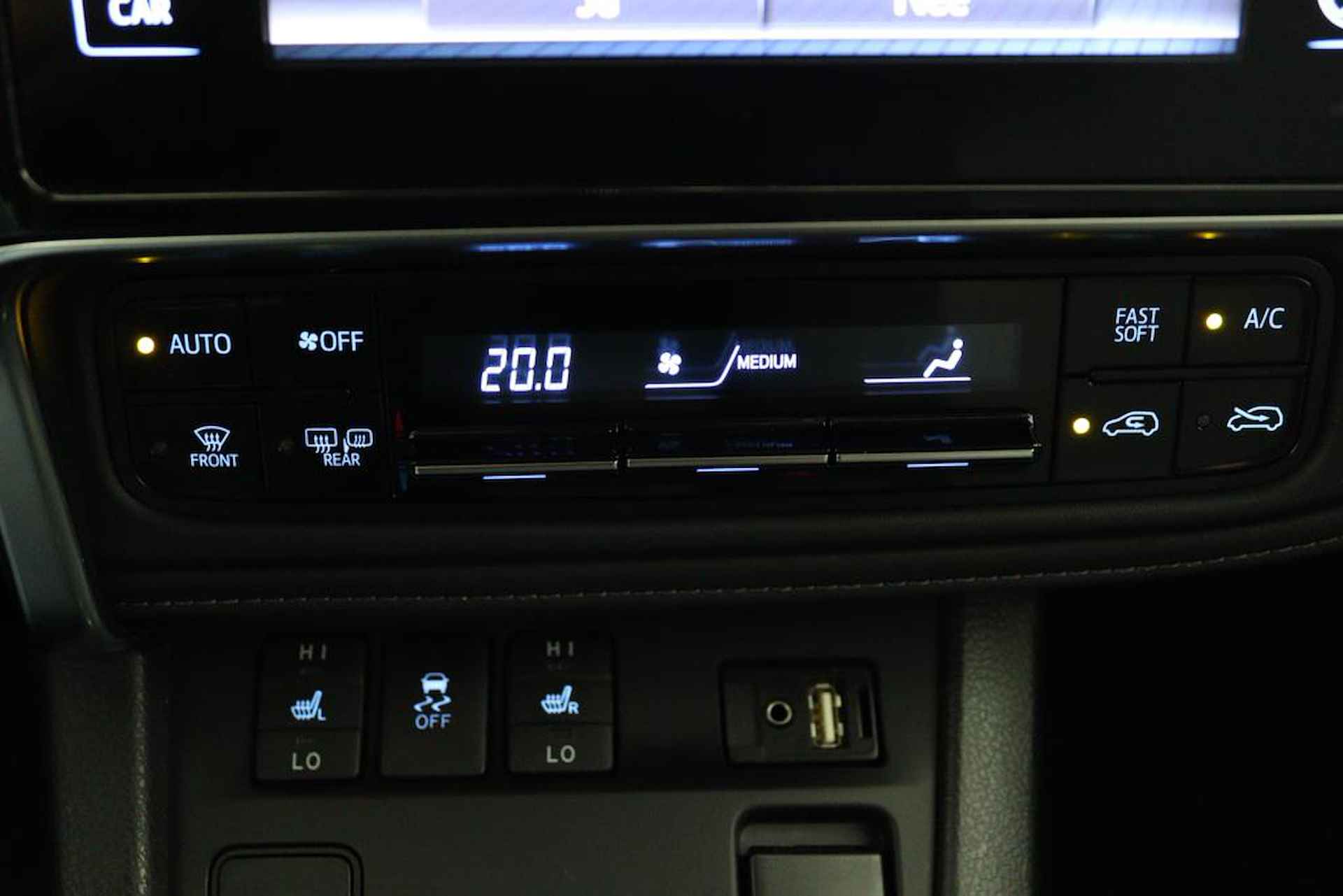 Toyota Auris 1.8 Hybrid Dynamic Ultimate | Stoelverwarming | Achteruitrijcamera | DAB | - 18/46