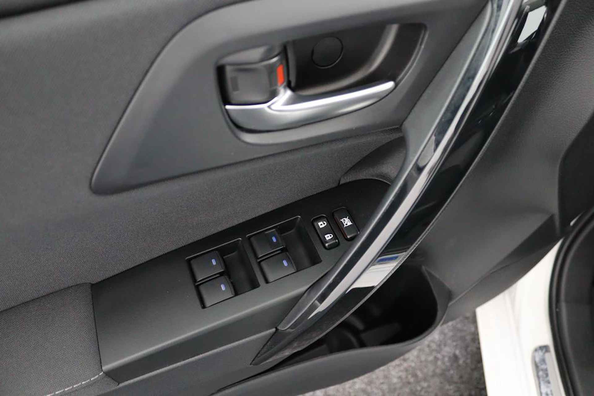 Toyota Auris 1.8 Hybrid Dynamic Ultimate | Stoelverwarming | Achteruitrijcamera | DAB | - 25/46