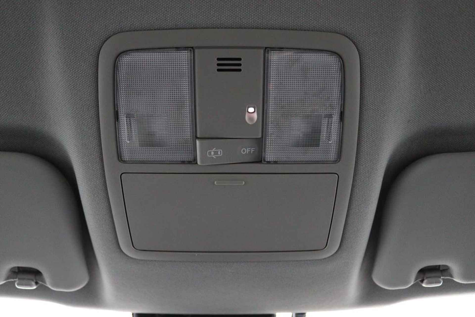 Toyota Auris 1.8 Hybrid Dynamic Ultimate | Stoelverwarming | Achteruitrijcamera | DAB | - 33/46