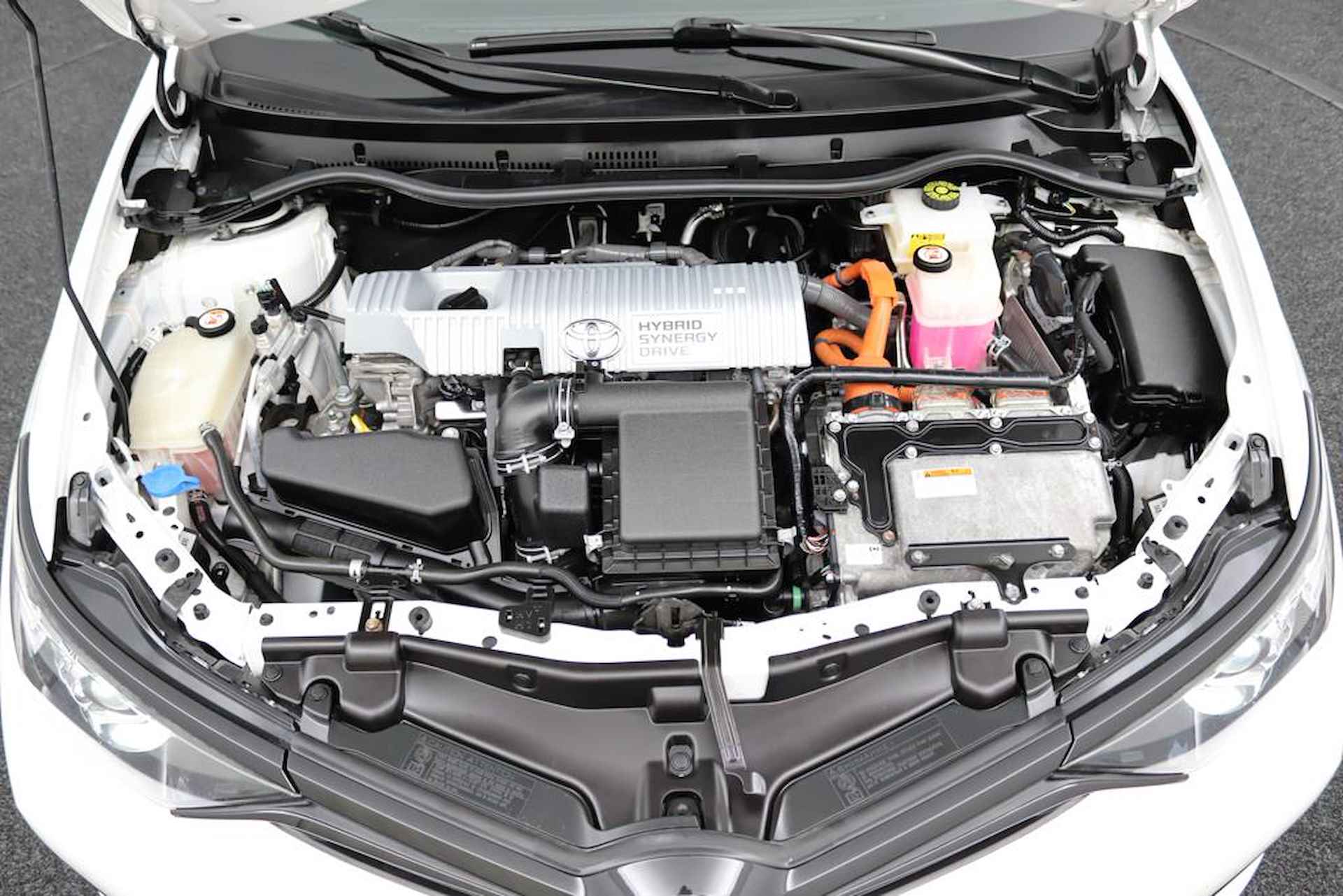 Toyota Auris 1.8 Hybrid Dynamic Ultimate | Stoelverwarming | Achteruitrijcamera | DAB | - 34/46