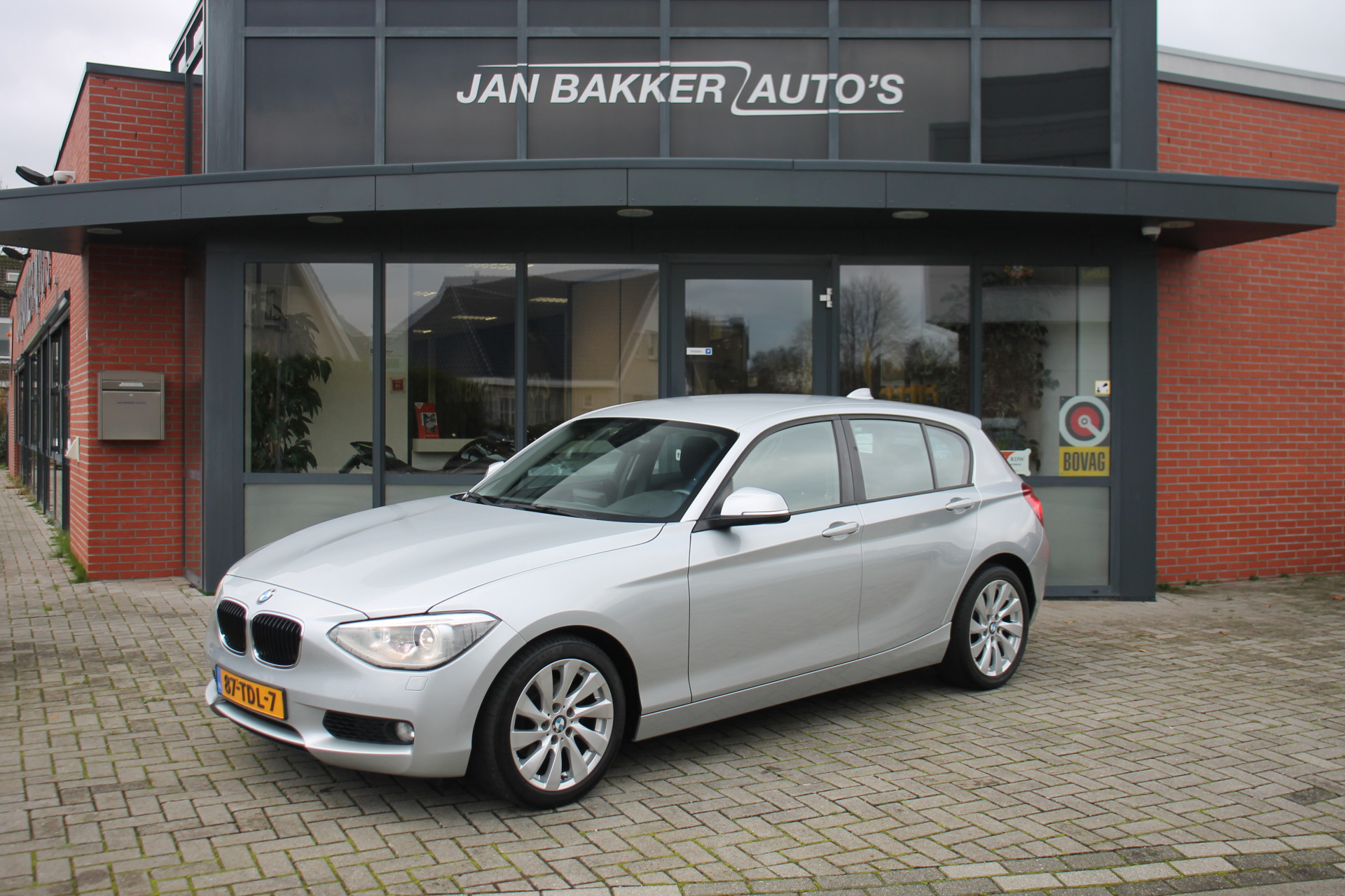 BMW 1-serie 118i Business+ | AUT | BT | CRUISE | NAVI PRO | bij viaBOVAG.nl