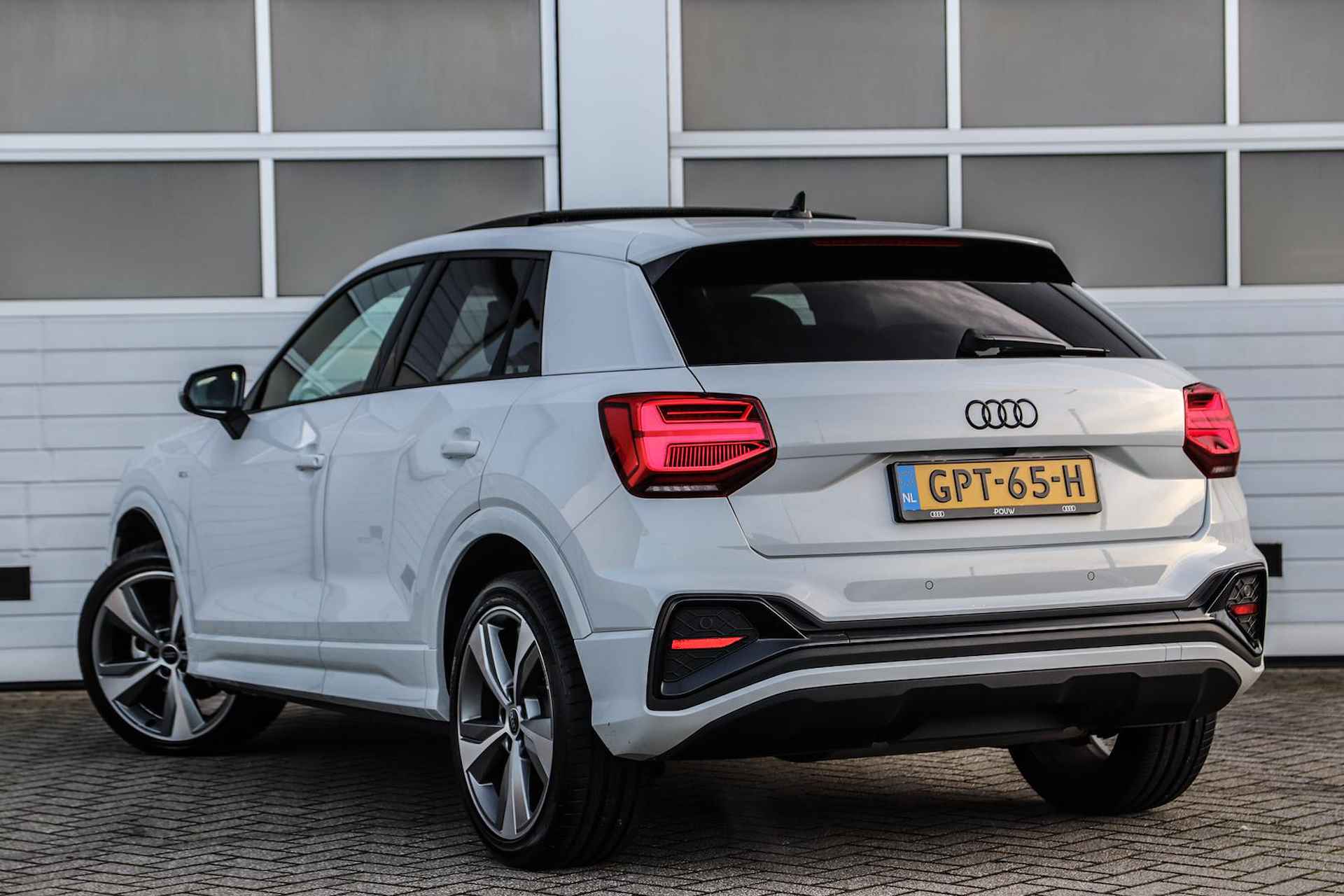 Audi Q2 35 TFSI 150pk S-tronic S-Line Edition | Panoramadak | Achteruitrijcamera - 2/46