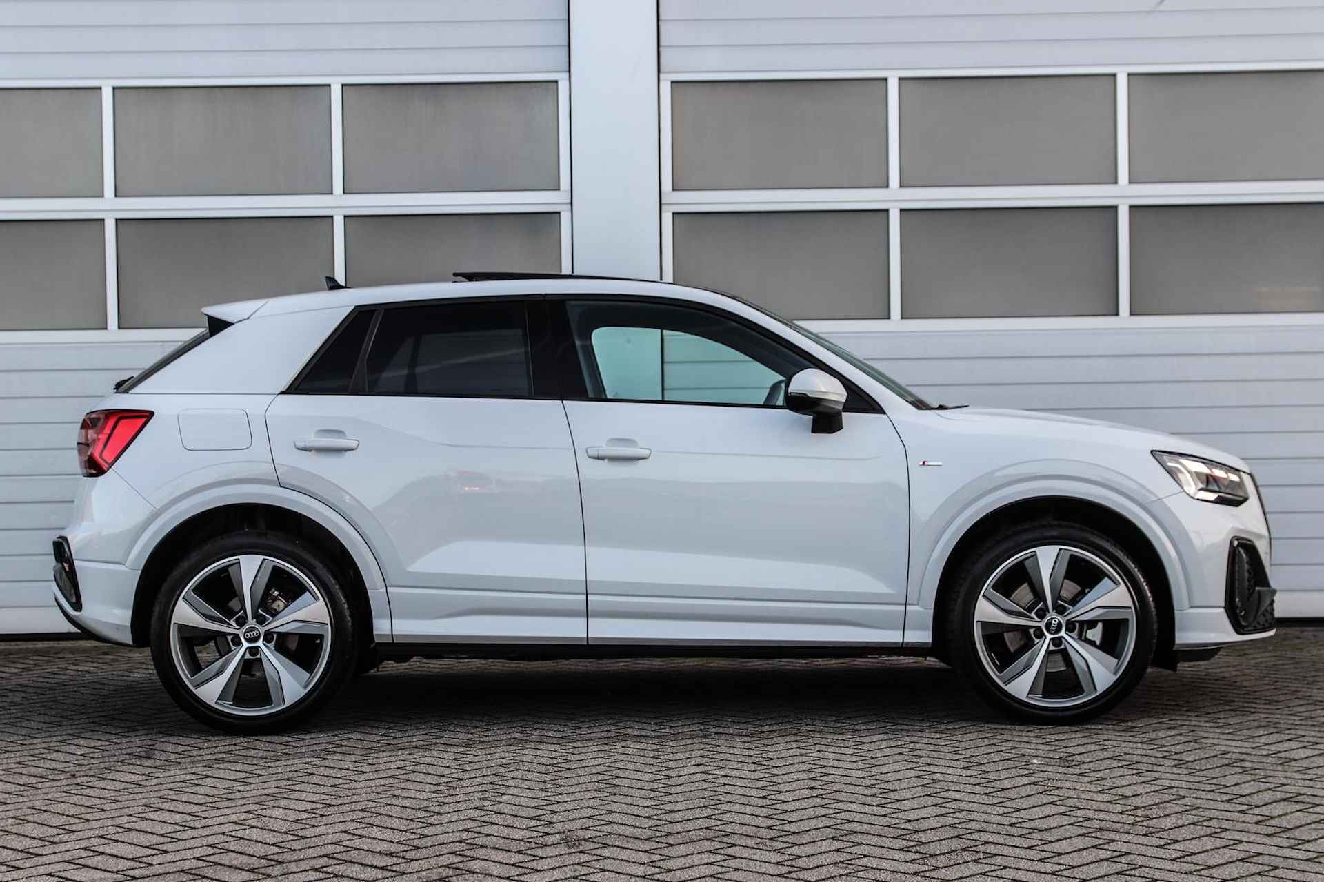 Audi Q2 35 TFSI 150pk S-tronic S-Line Edition | Panoramadak | Achteruitrijcamera - 3/46