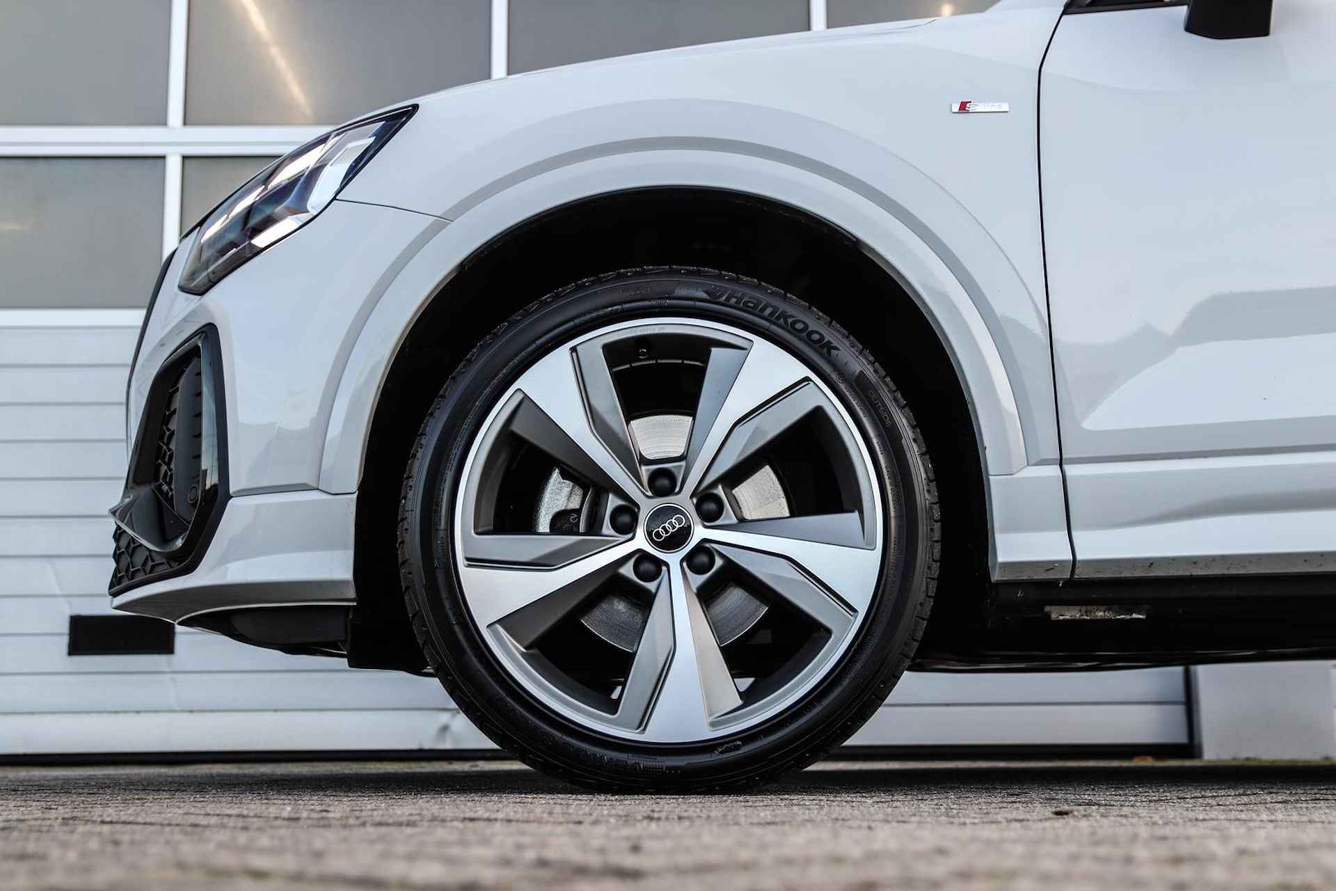 Audi Q2 35 TFSI 150pk S-tronic S-Line Edition | Panoramadak | Achteruitrijcamera - 10/46