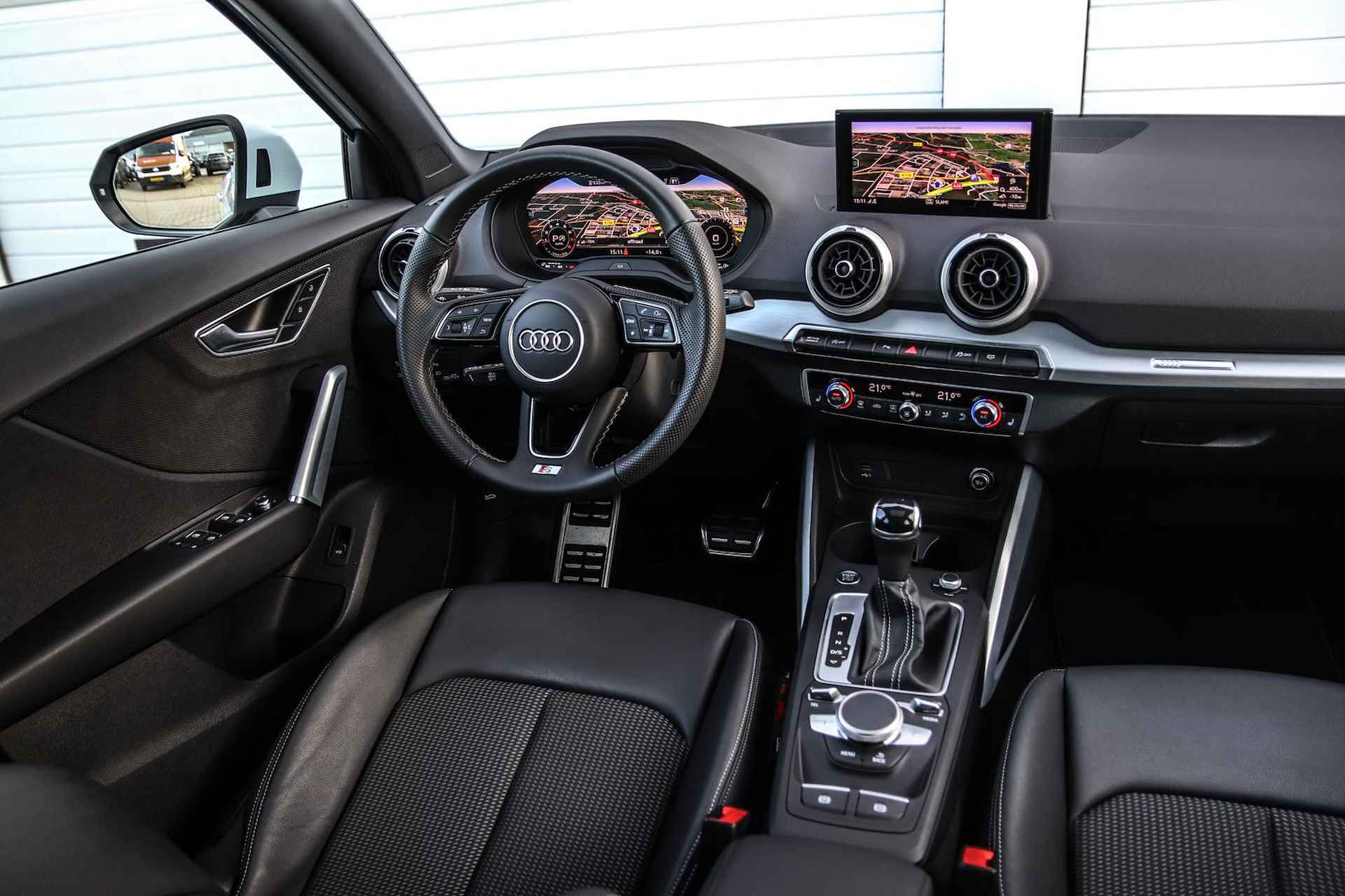 Audi Q2 35 TFSI 150pk S-tronic S-Line Edition | Panoramadak | Achteruitrijcamera - 16/46