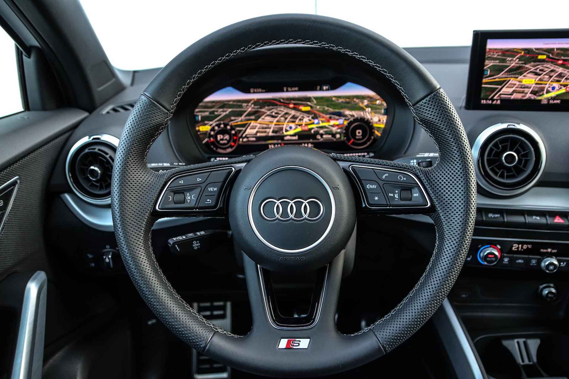 Audi Q2 35 TFSI 150pk S-tronic S-Line Edition | Panoramadak | Achteruitrijcamera - 38/46