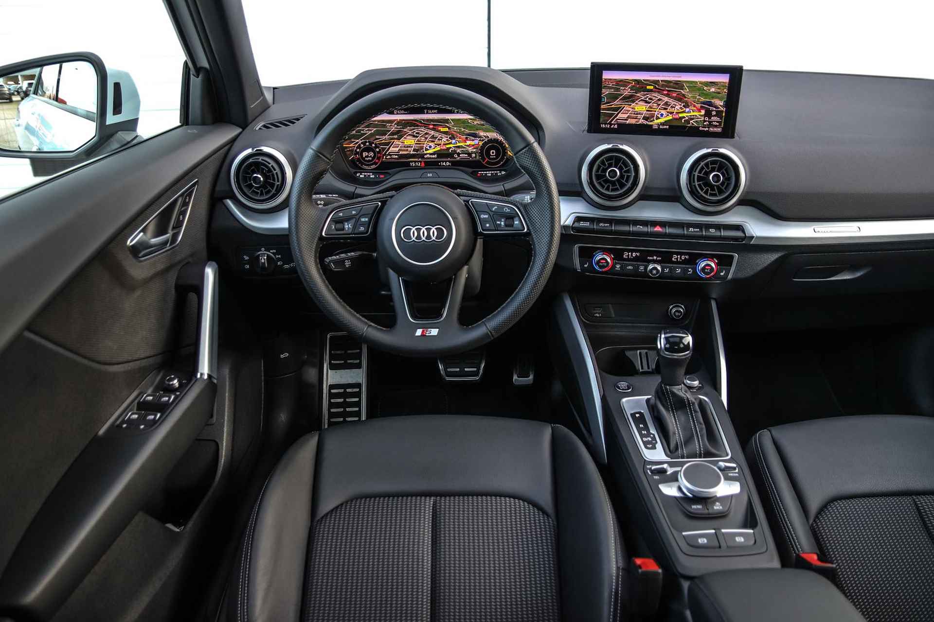 Audi Q2 35 TFSI 150pk S-tronic S-Line Edition | Panoramadak | Achteruitrijcamera - 45/46