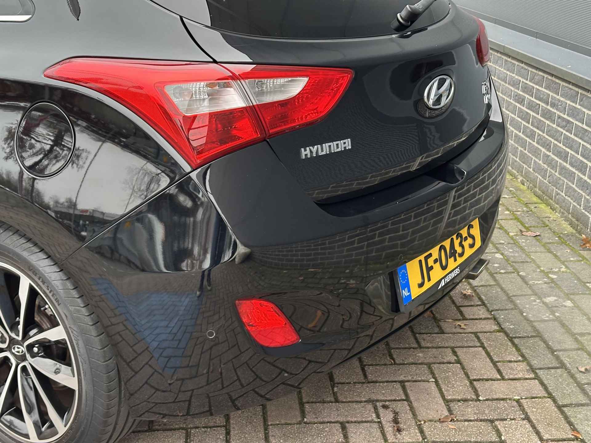 Hyundai i30 1.6 GDI i-Motion Plus / Dealer Onderhouden / Achteruitrij Camera / Navigatie / Cruise / Parkeer Sensoren Achter / - 25/36